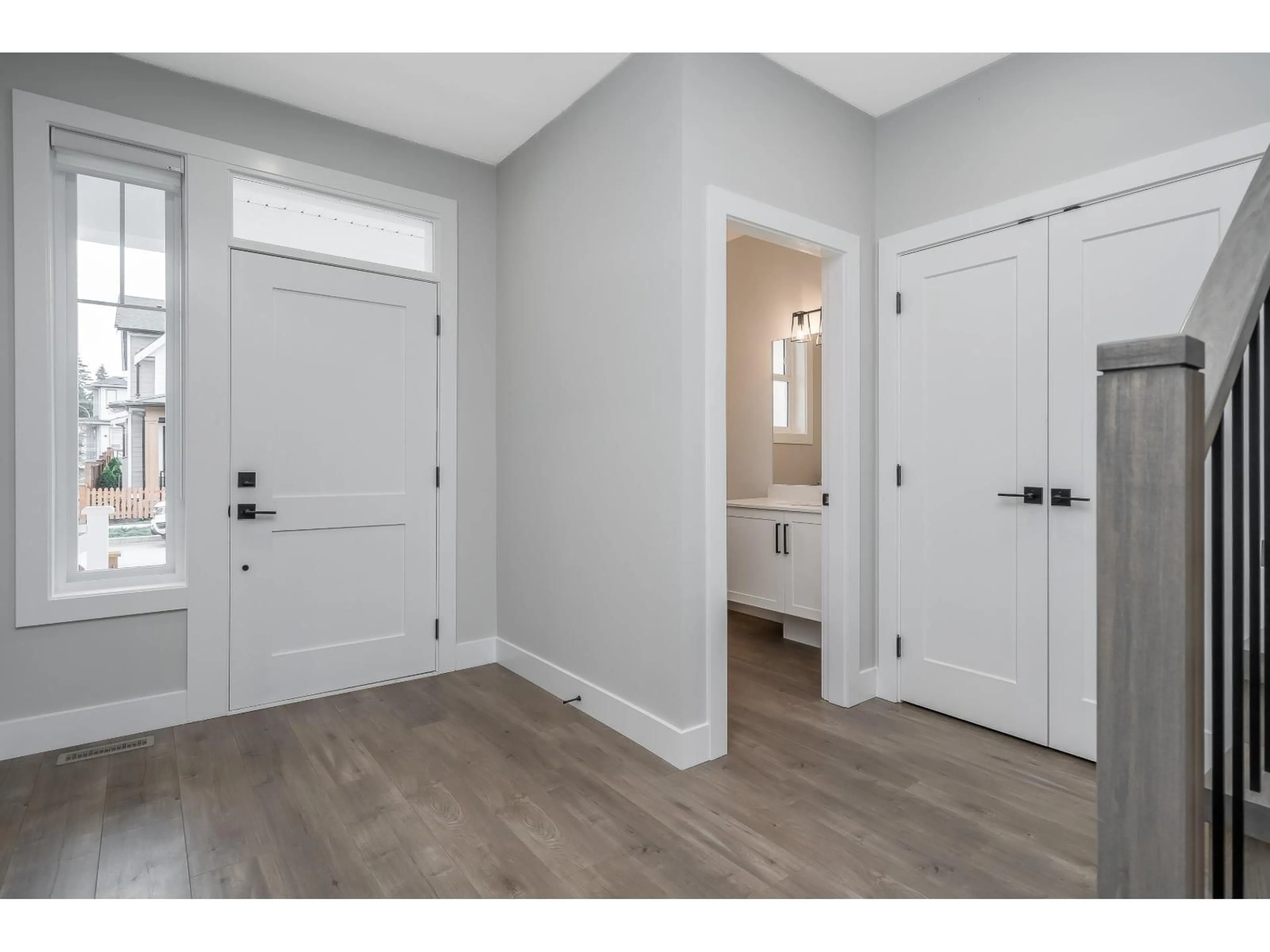 Indoor entryway for 20517 76 AVENUE, Langley British Columbia V2Y3T1