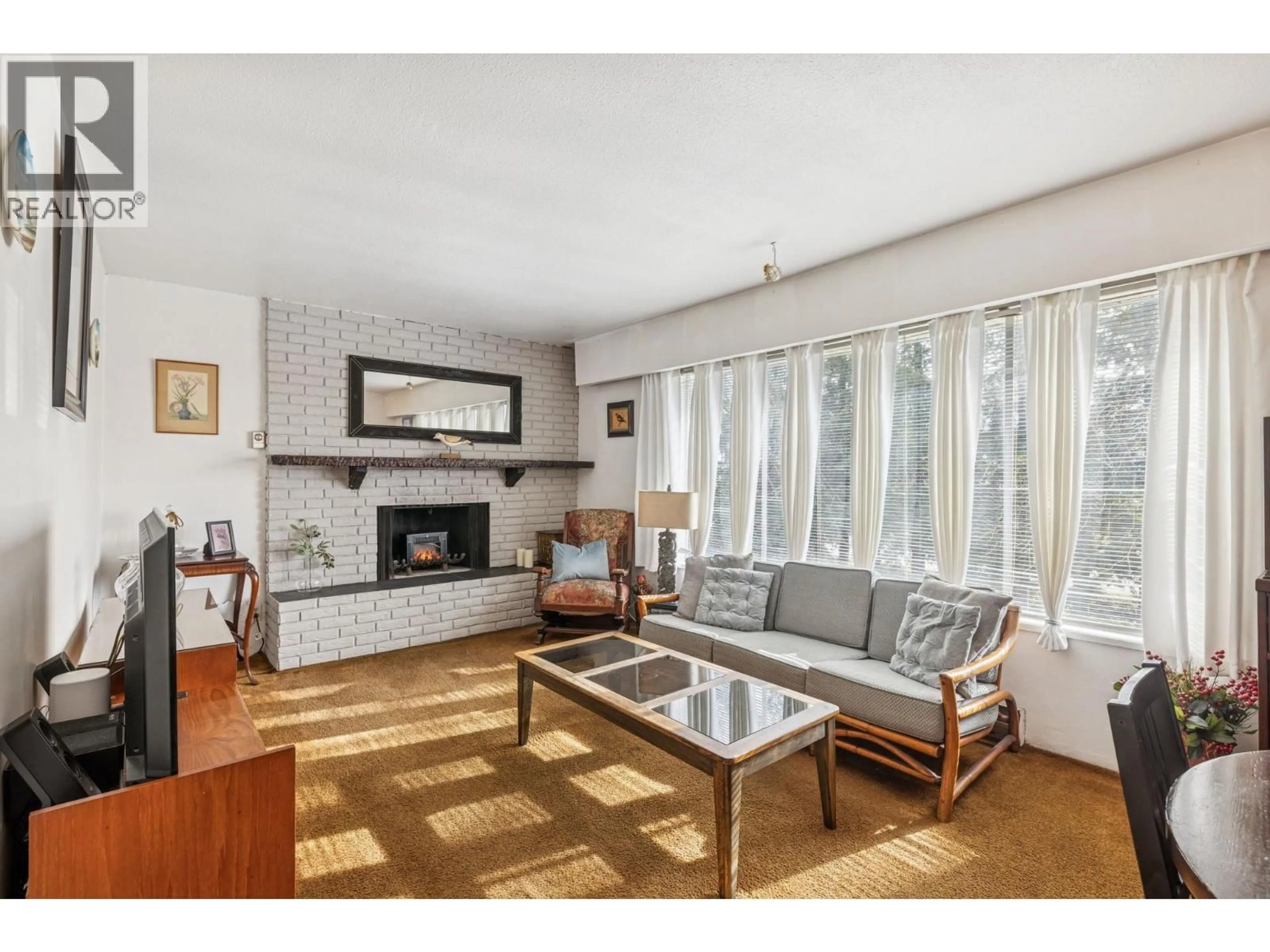 Living room with furniture, unknown for 17311 WESTMINSTER HIGHWAY, Richmond British Columbia V6V1A9