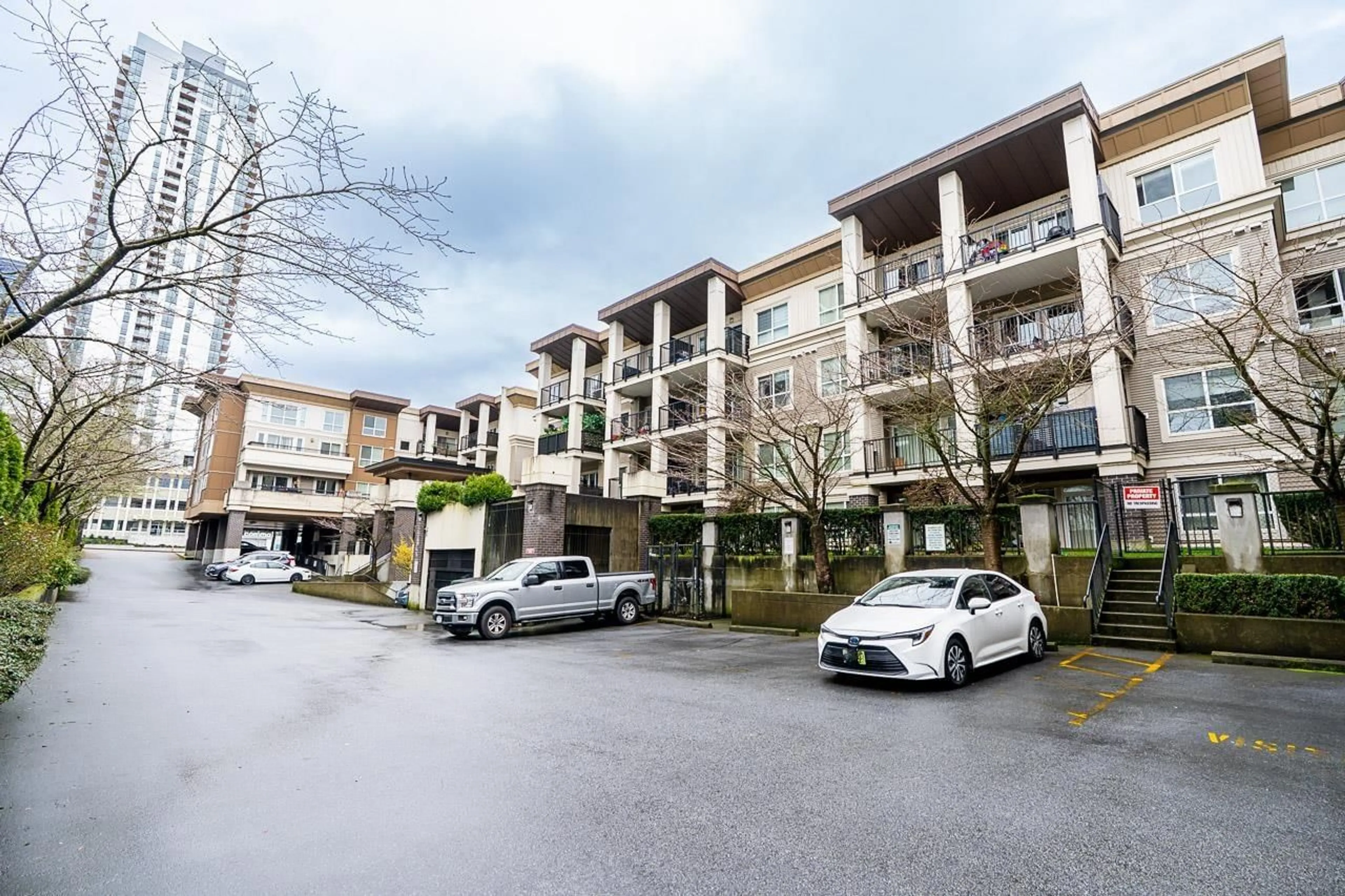 Unknown for 417 - 9655 KING GEORGE BOULEVARD, Surrey British Columbia V3T0C7