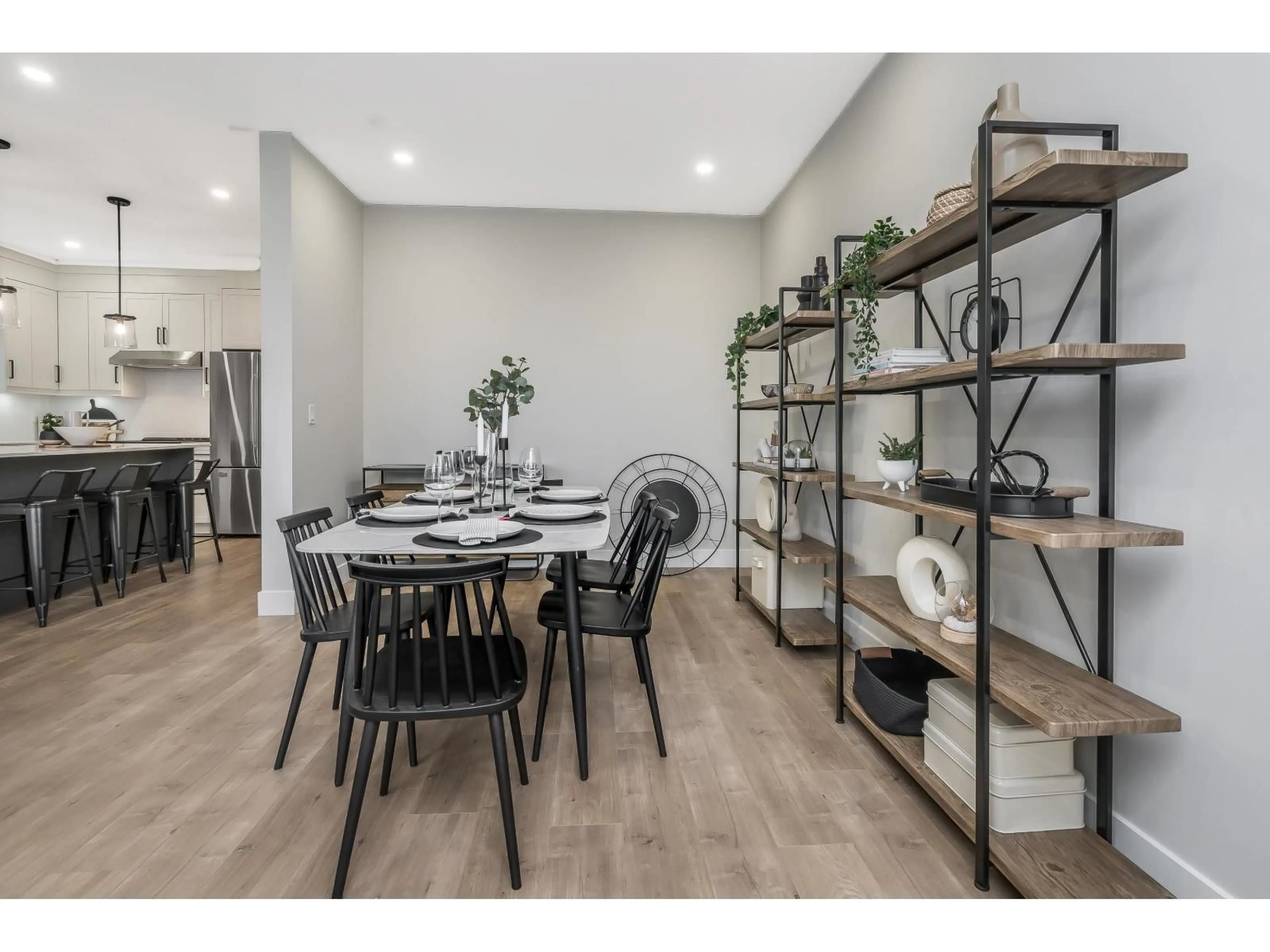 Dining room, wood/laminate floor for 20521 76 AVENUE, Langley British Columbia V2Y1W7