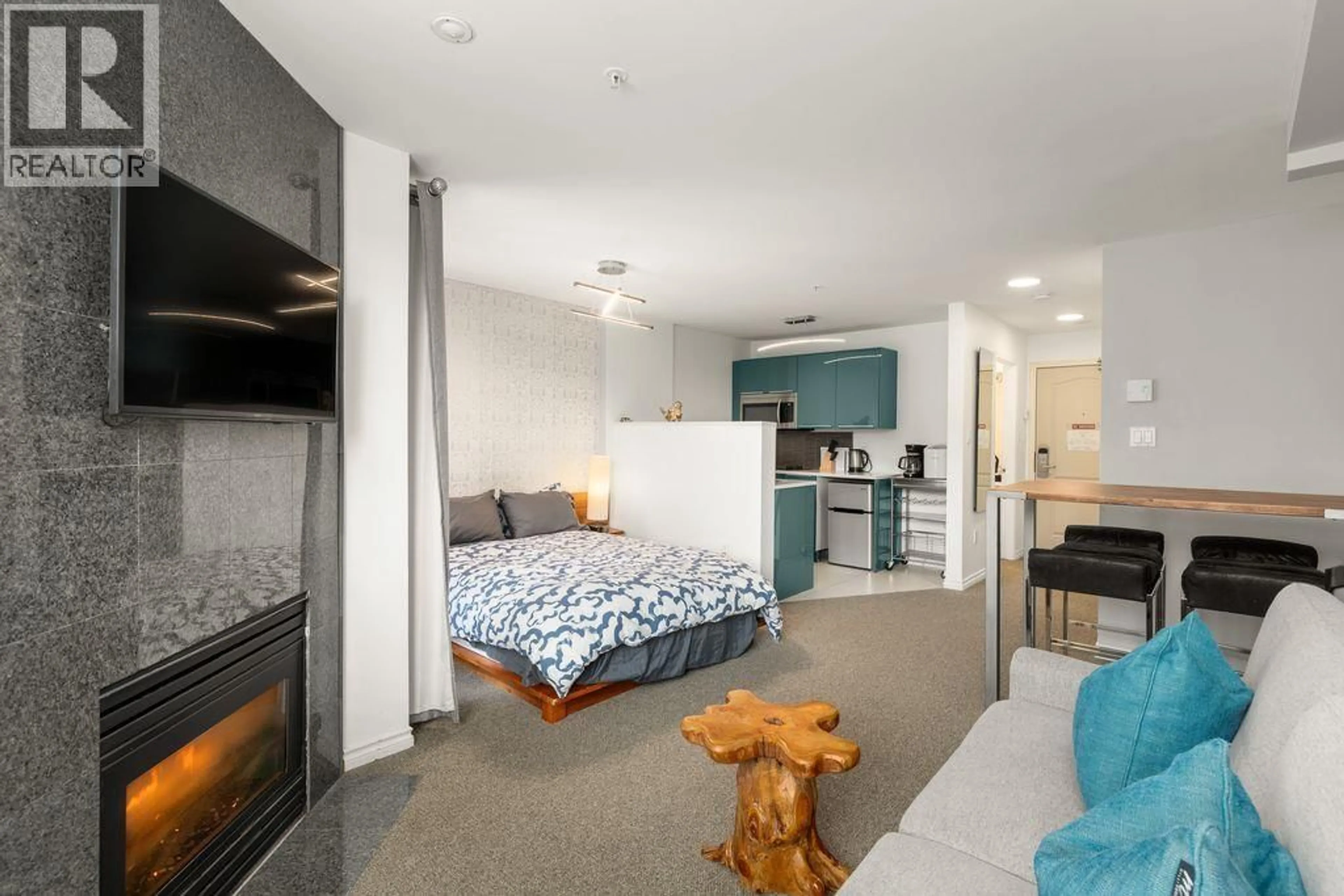 Living room with furniture, unknown for 348 - 4314 MAIN STREET, Whistler British Columbia V8E1A8