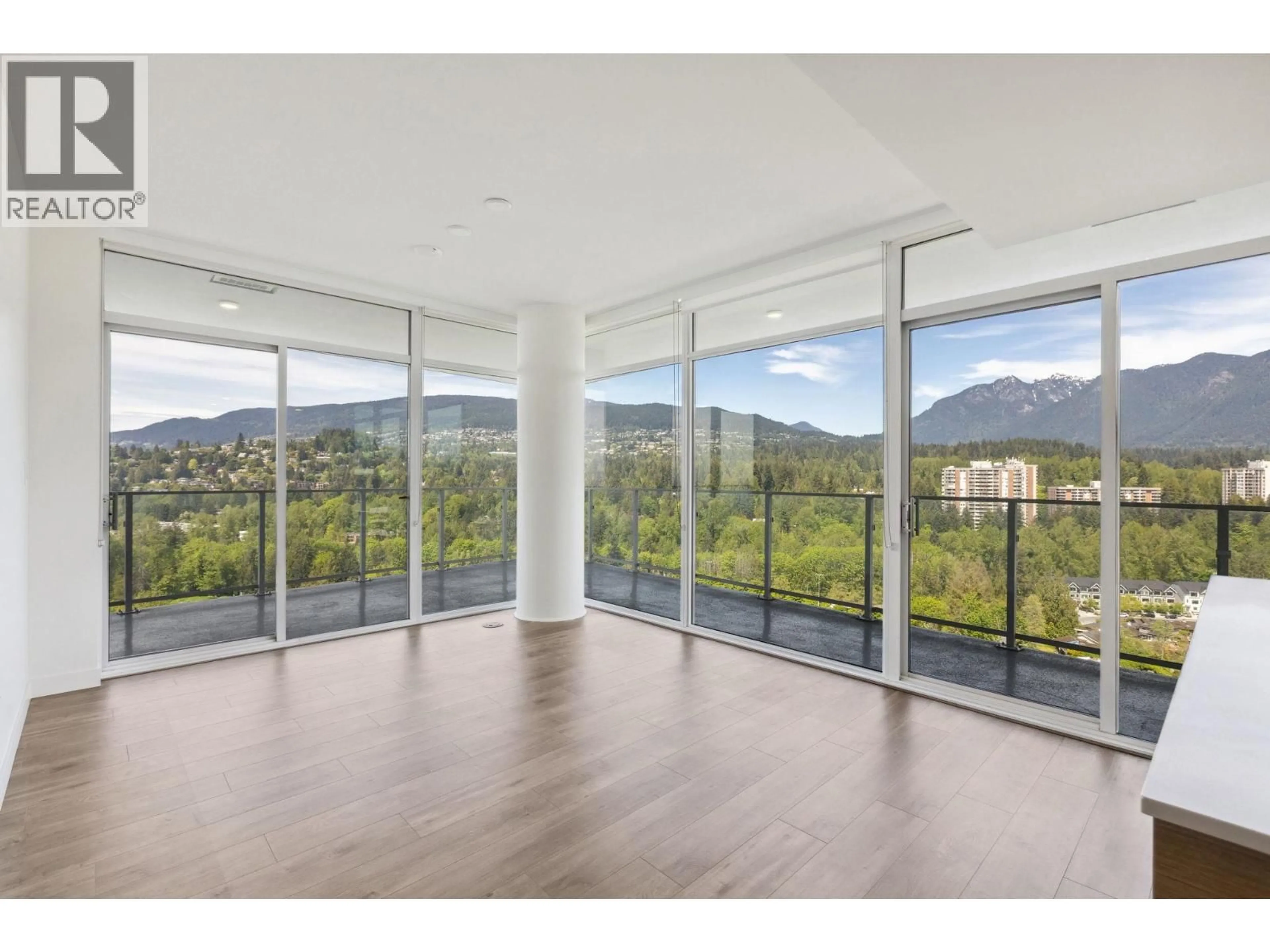 Indoor foyer for 1708 - 200 KLAHANIE COURT, West Vancouver British Columbia V7P0E4