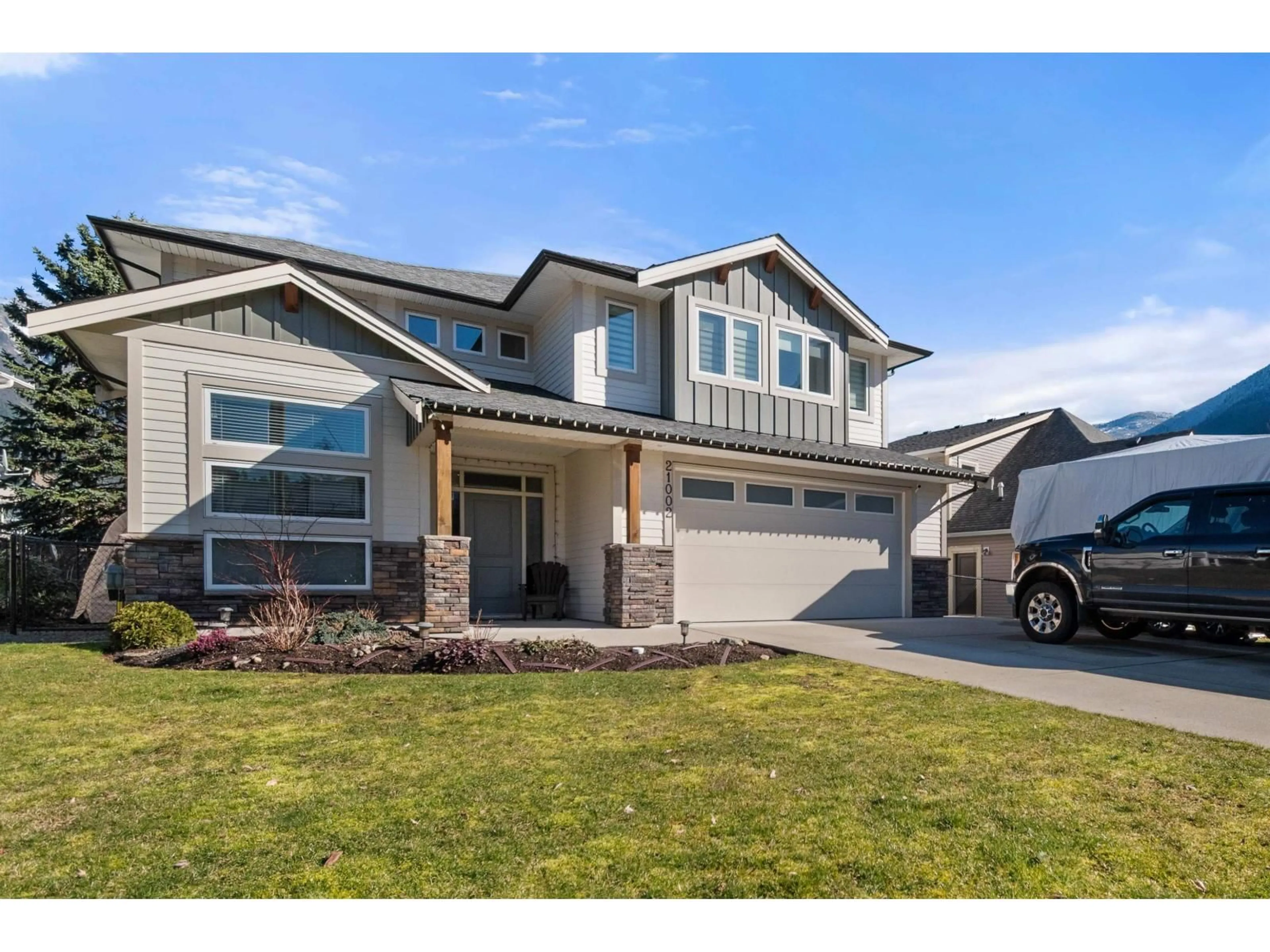 Home with vinyl exterior material, street for 21002 SWALLOW PLACE, Hope British Columbia V0X1L1