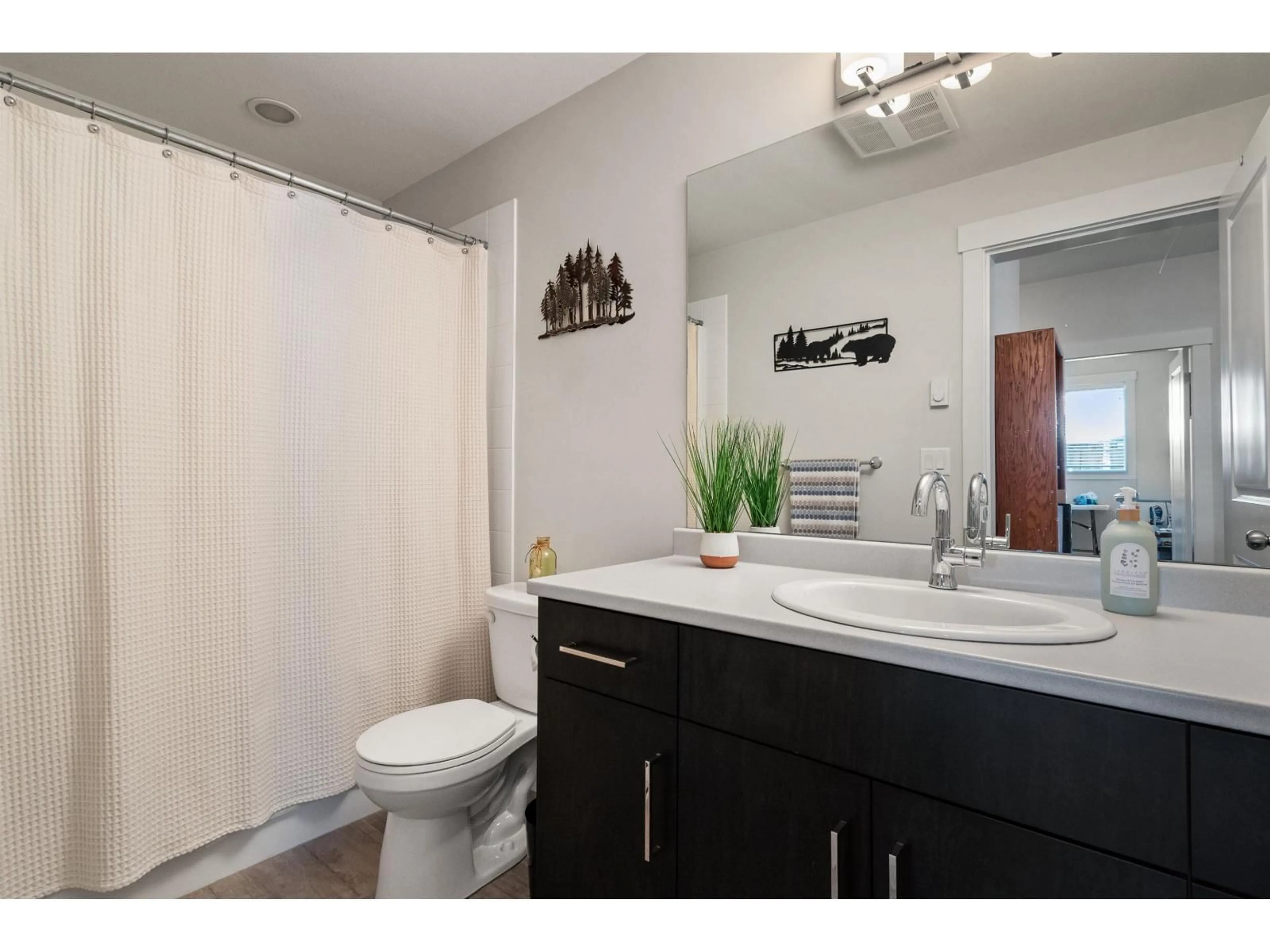 Standard bathroom, unknown for 21002 SWALLOW PLACE, Hope British Columbia V0X1L1