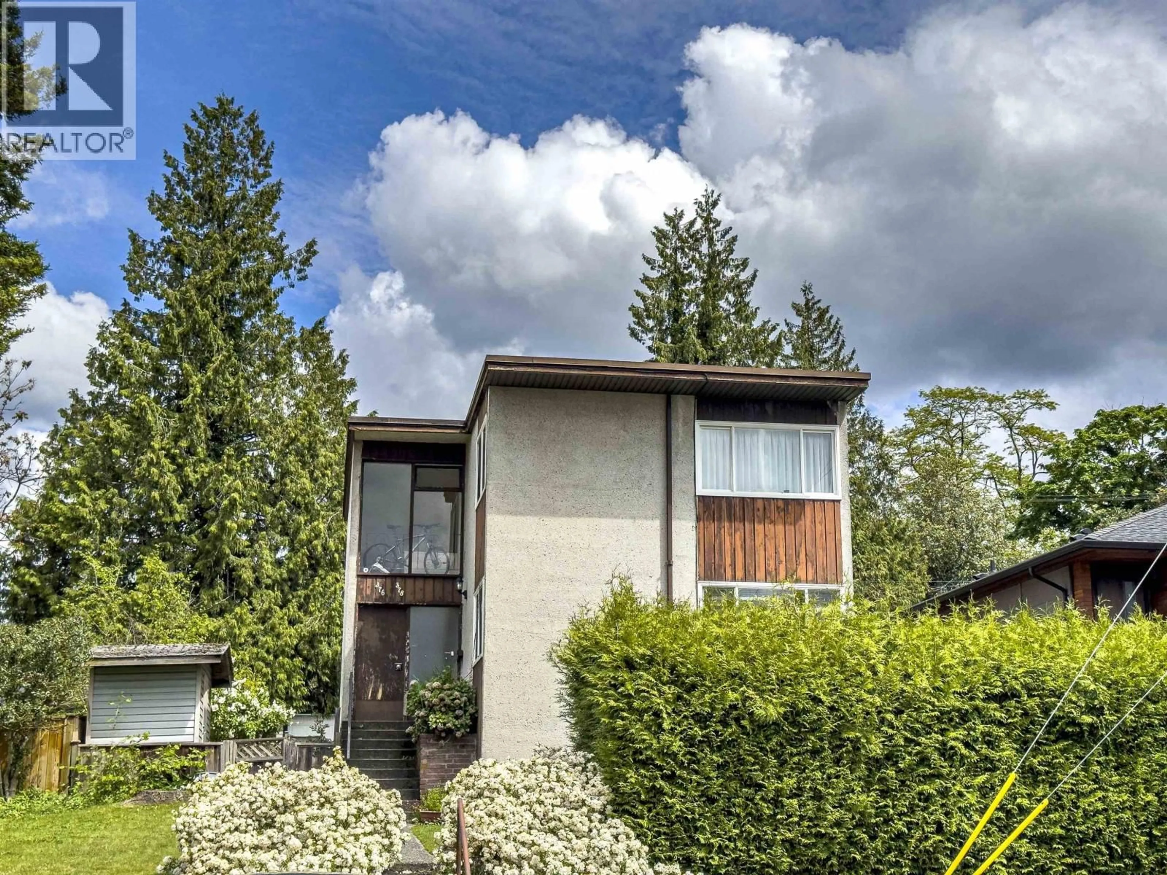 Home with vinyl exterior material, unknown for 376 4TH STREET, North Vancouver British Columbia V7L1J2