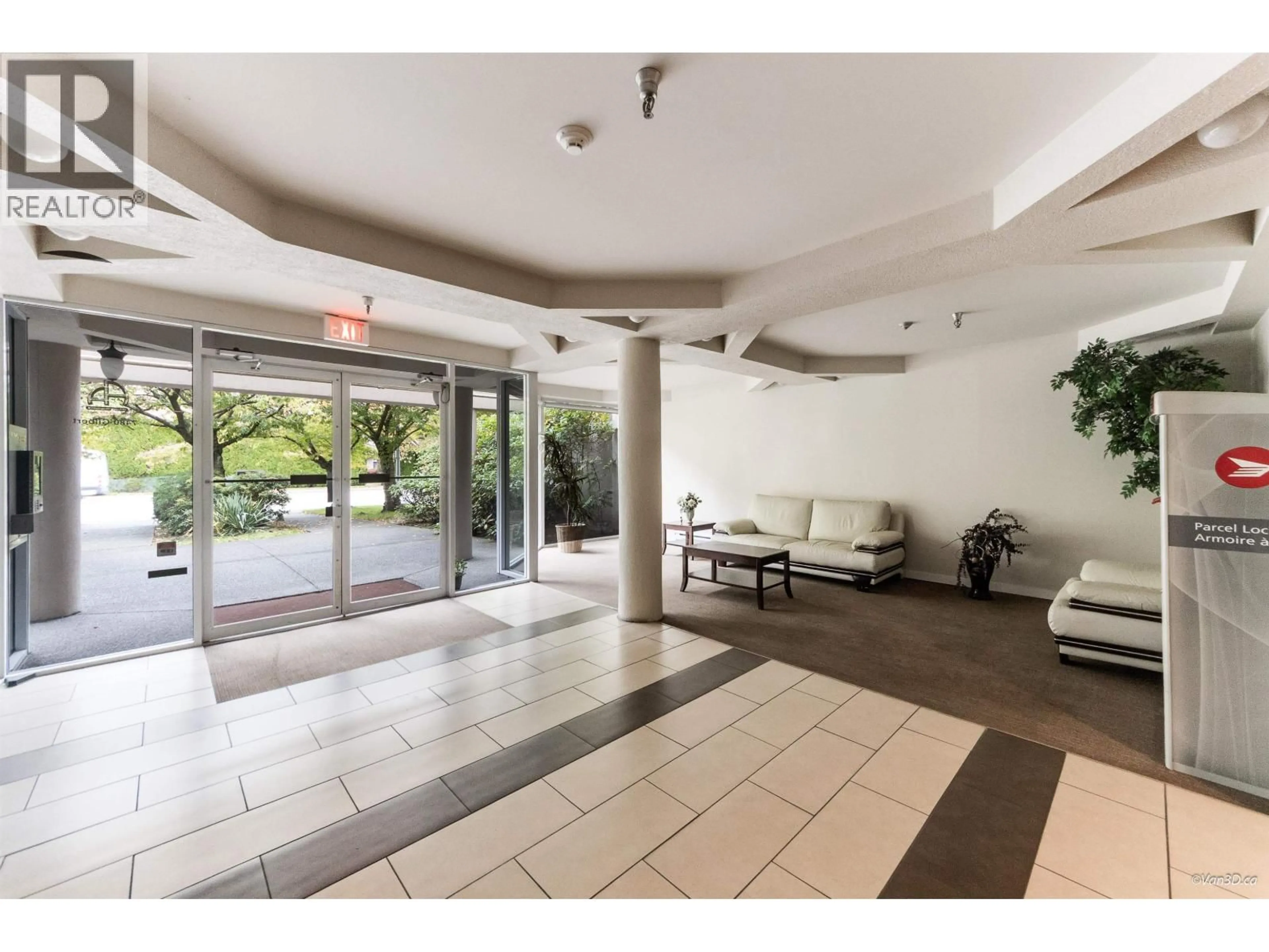 Indoor foyer for 301 - 7480 GILBERT ROAD, Richmond British Columbia V7C3W2