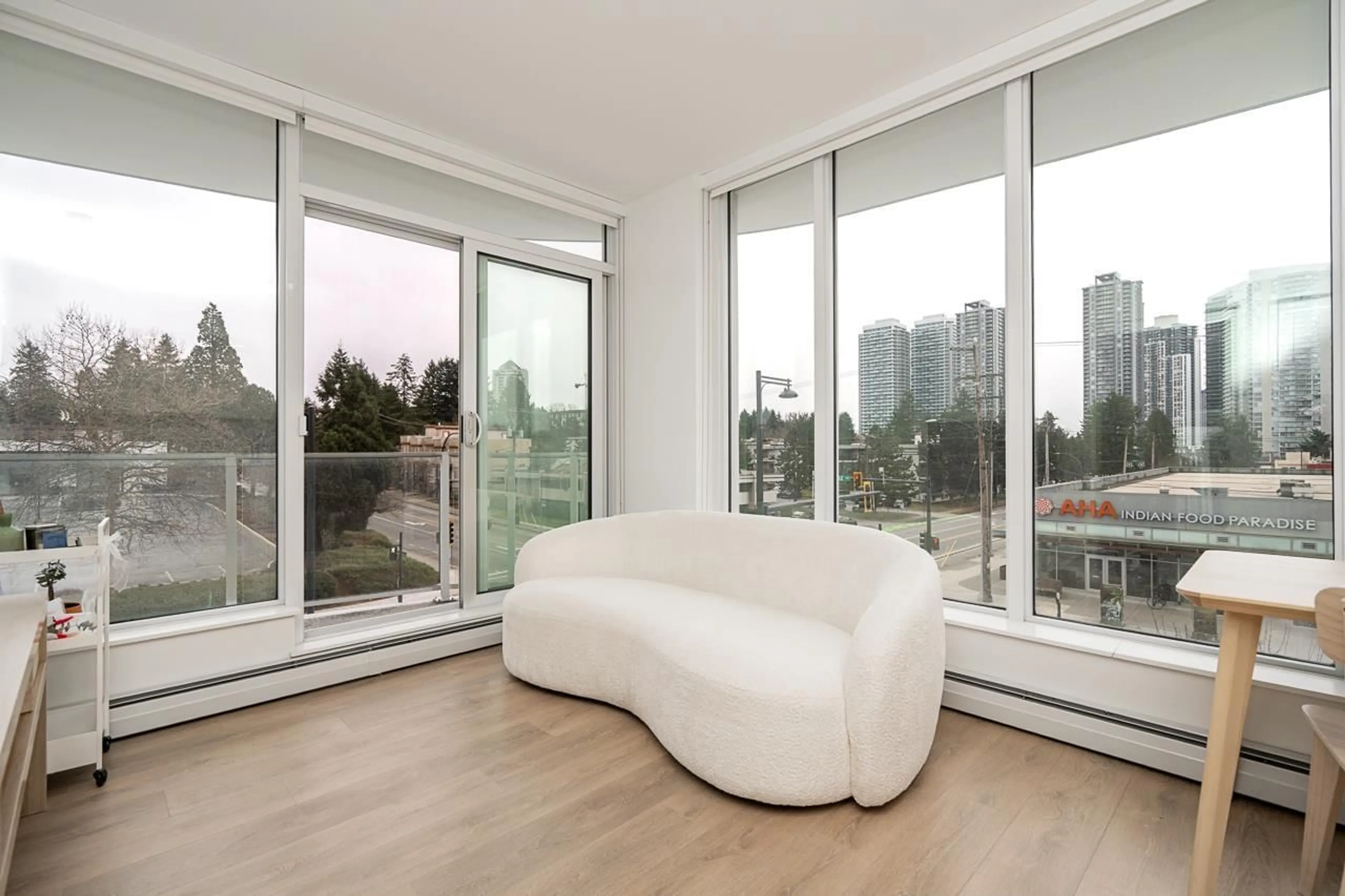 Living room with furniture, unknown for 205 - 13685 102 AVENUE, Surrey British Columbia V3T0S2