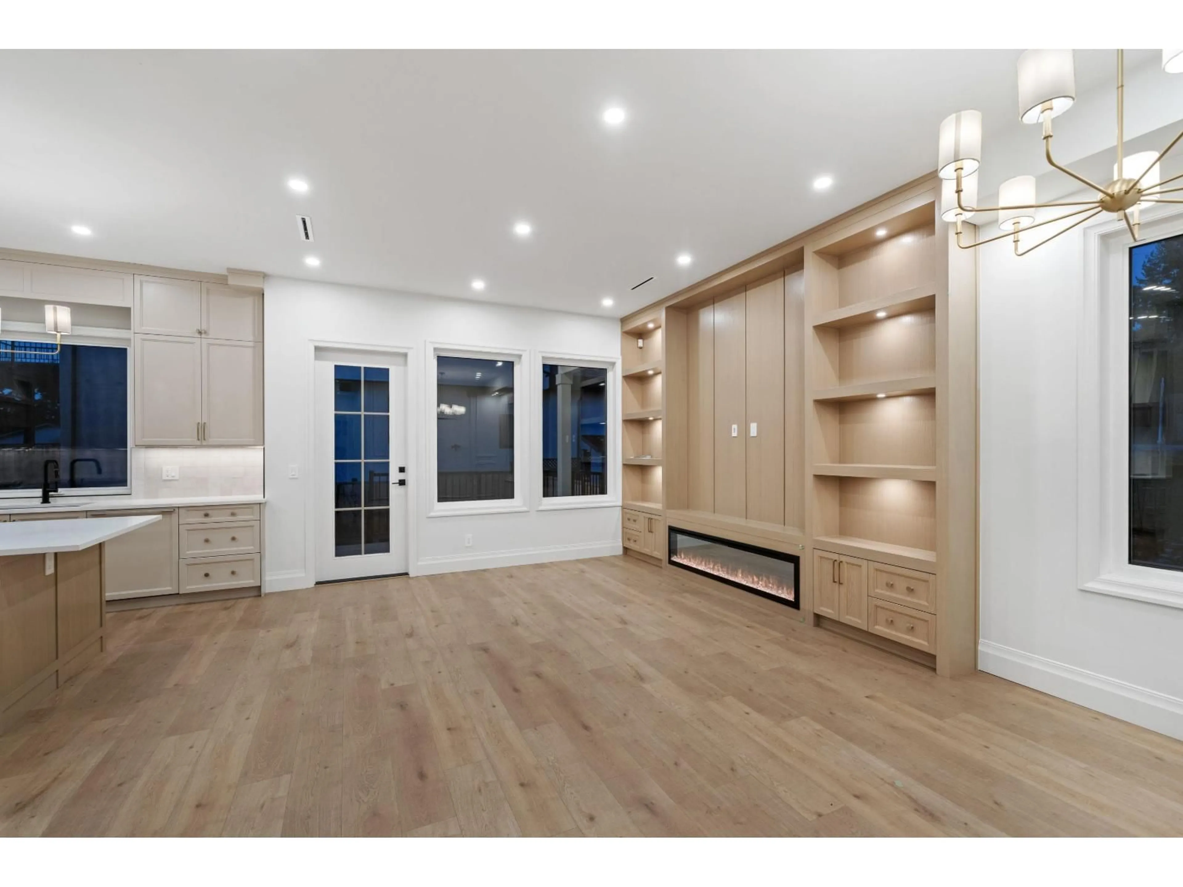 Indoor entryway for 101 - 18171 59 AVENUE, Surrey British Columbia V3S5R8