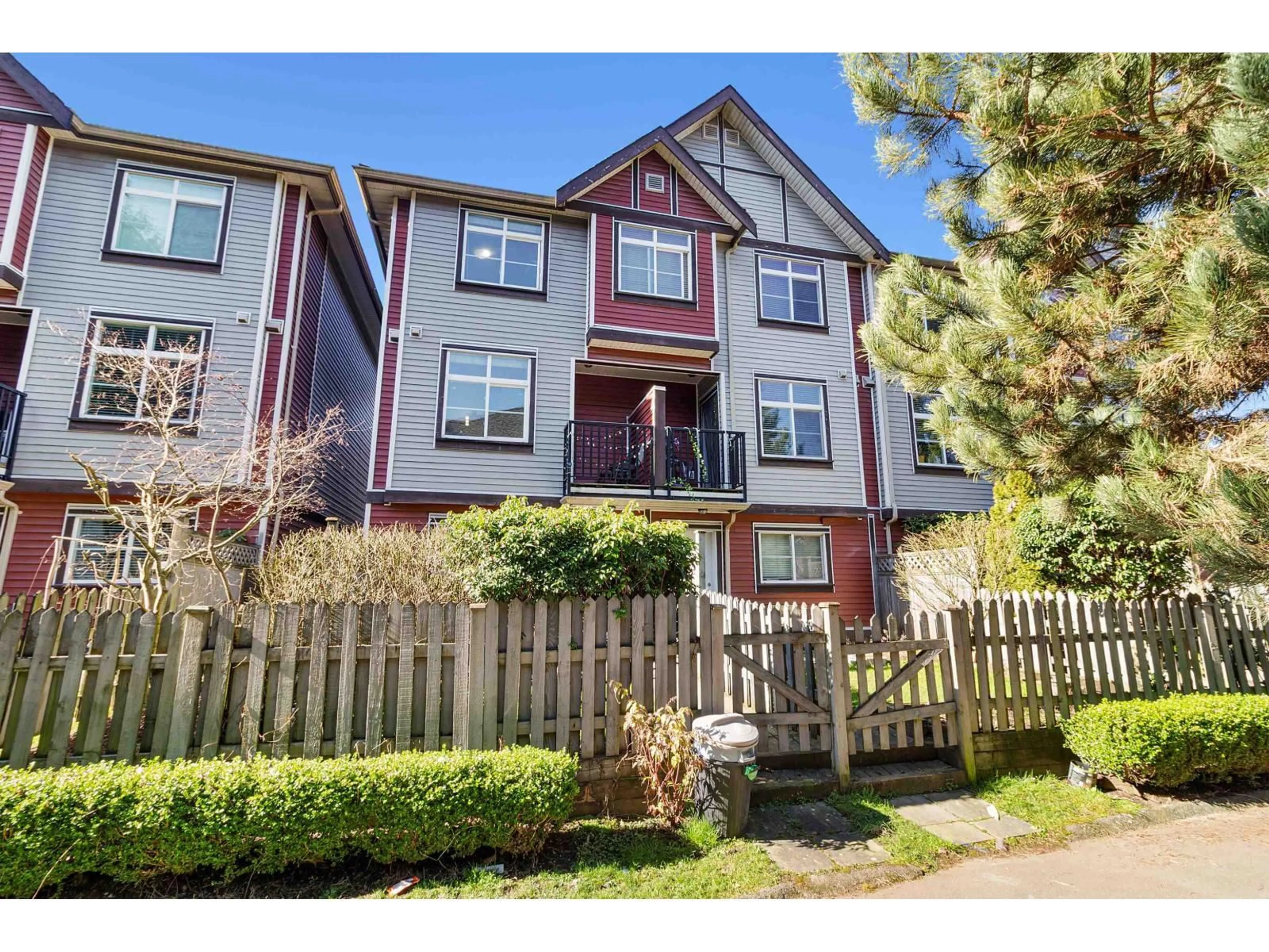 A pic from outside/outdoor area/front of a property/back of a property/a pic from drone, street for 42 - 9405 121 STREET, Surrey British Columbia V3V0A9