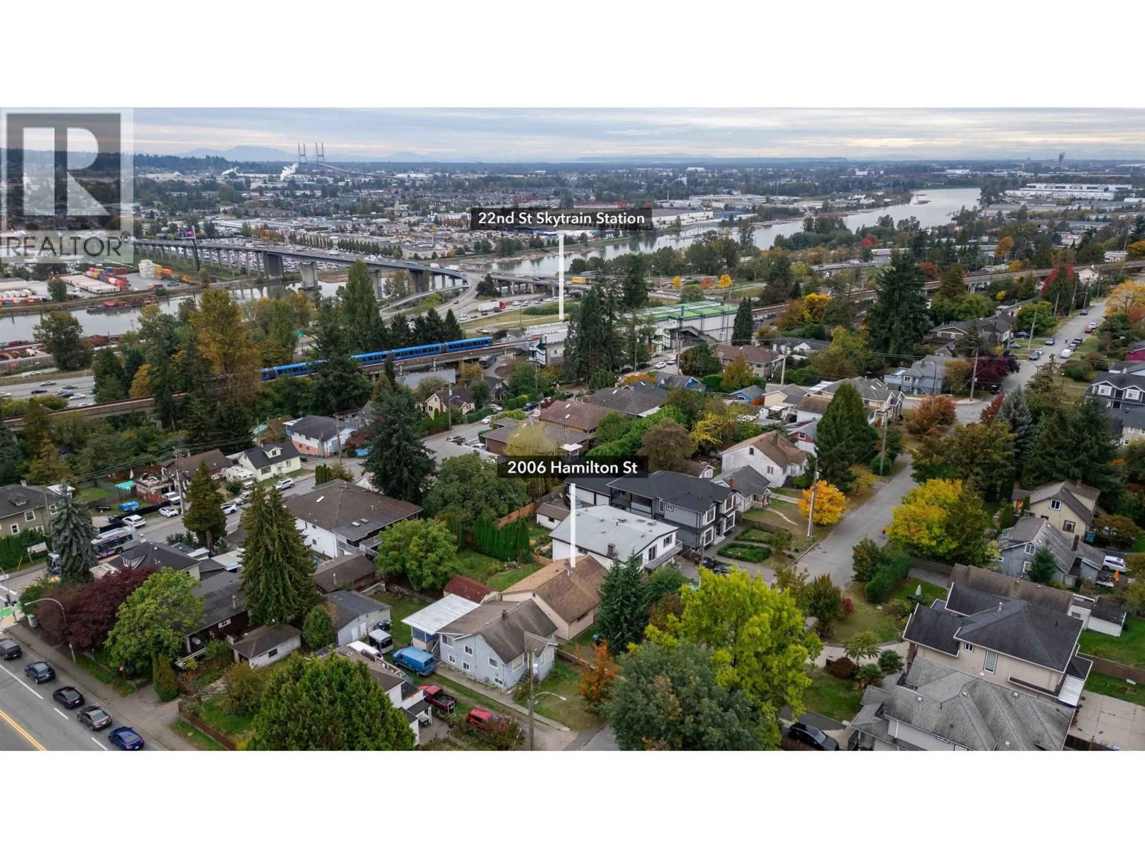 A pic from outside/outdoor area/front of a property/back of a property/a pic from drone, unknown for 2006 HAMILTON STREET, New Westminster British Columbia V3M2P6