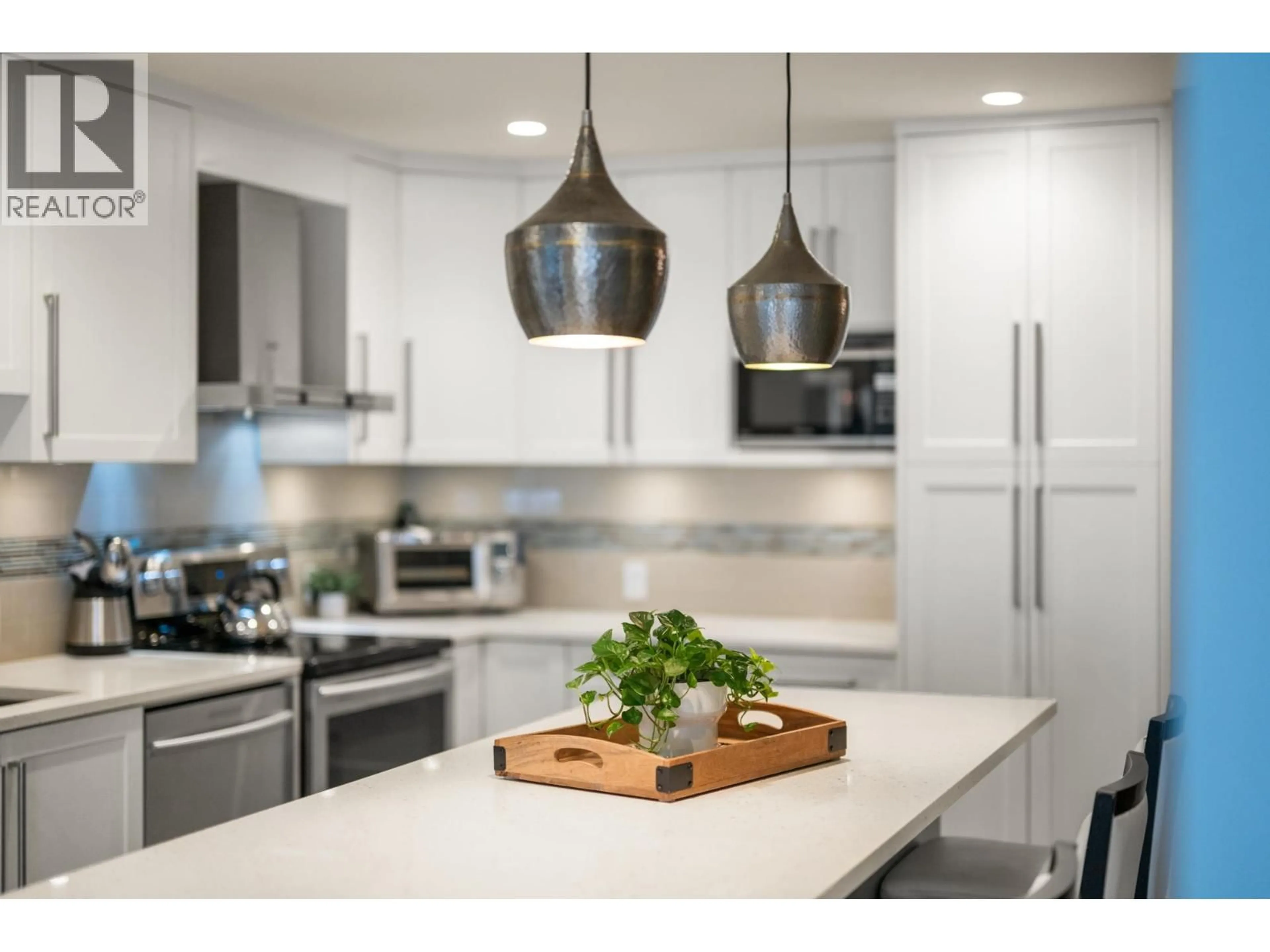 Contemporary kitchen, unknown for 208A - 1220 QUAYSIDE DRIVE, New Westminster British Columbia V3M6H1