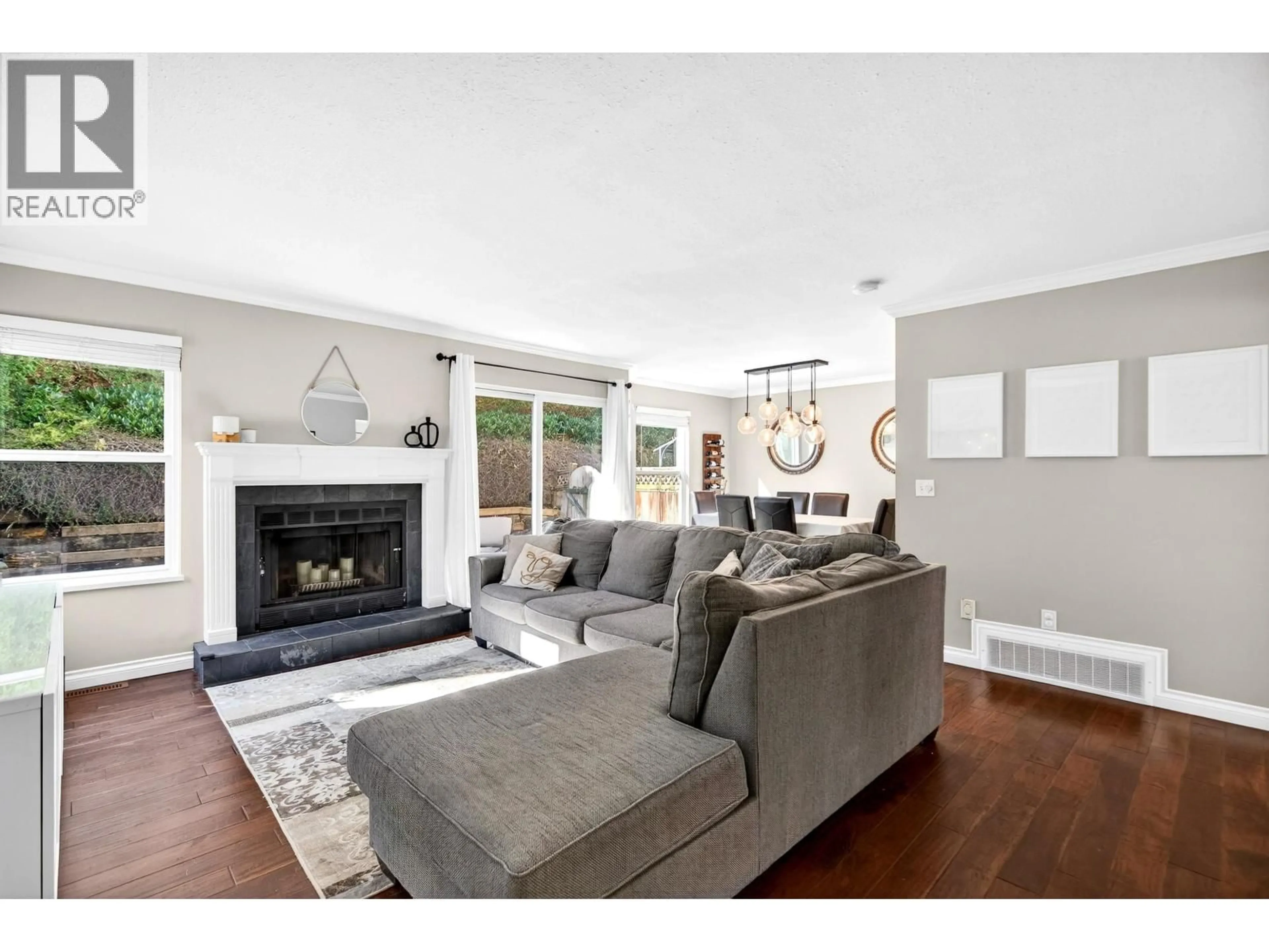 Living room with furniture, unknown for 205 - 1180 FALCON DRIVE, Coquitlam British Columbia V3E2K6