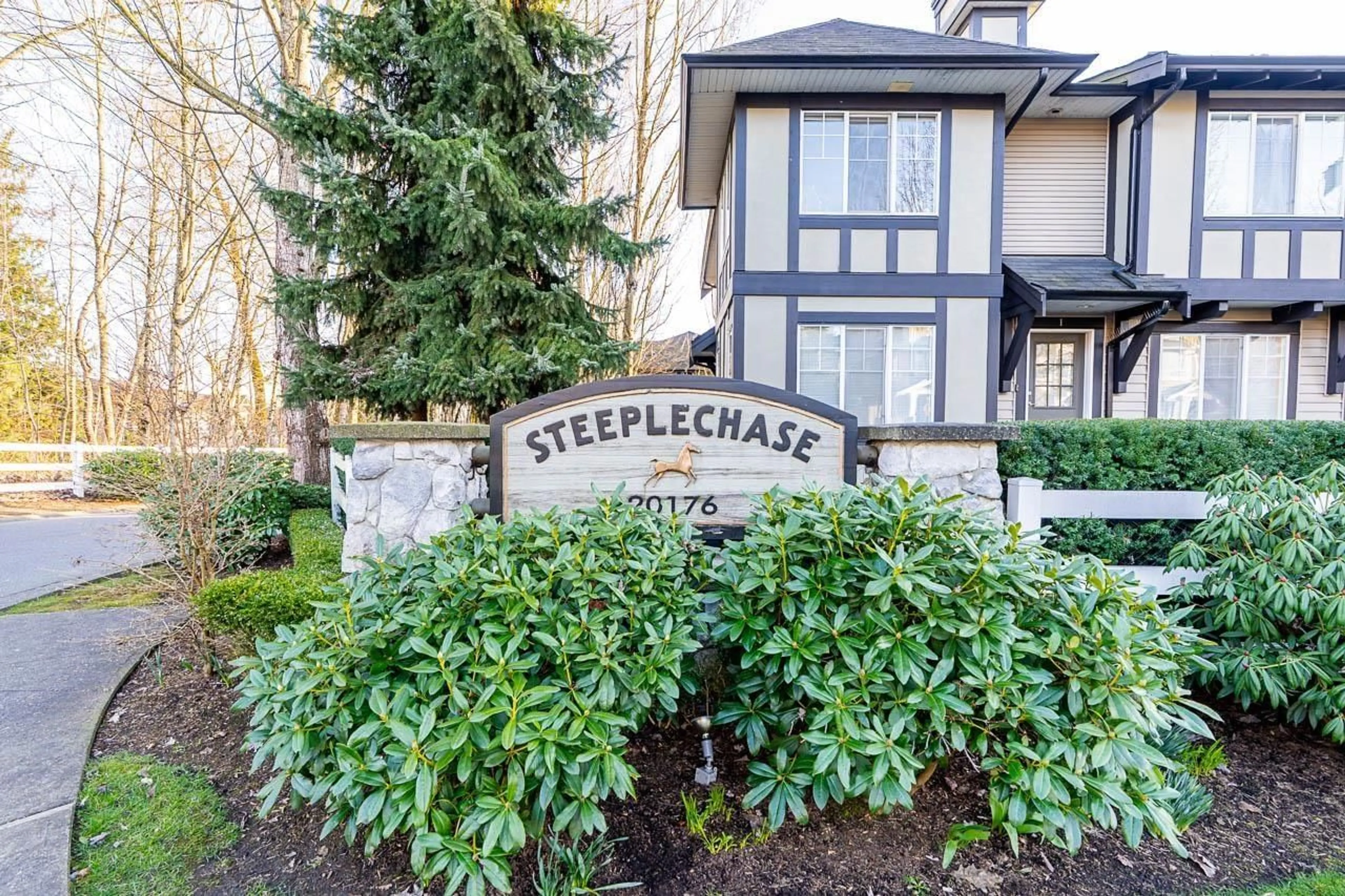 Stairs for 53 - 20176 68 AVENUE, Langley British Columbia V2Y2X7