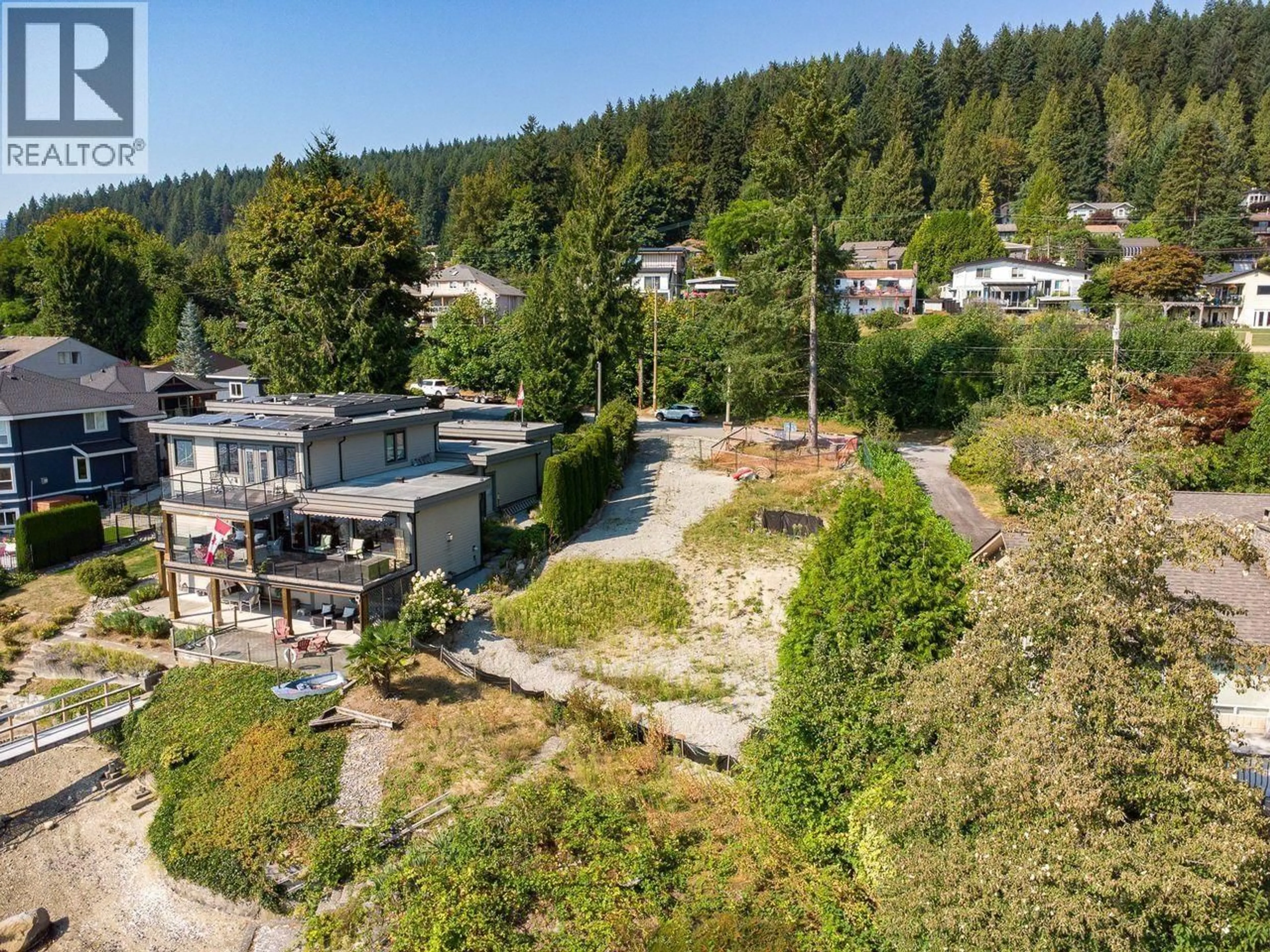 A pic from outside/outdoor area/front of a property/back of a property/a pic from drone, unknown for 668 ALDERSIDE ROAD, Port Moody British Columbia V3H3A5