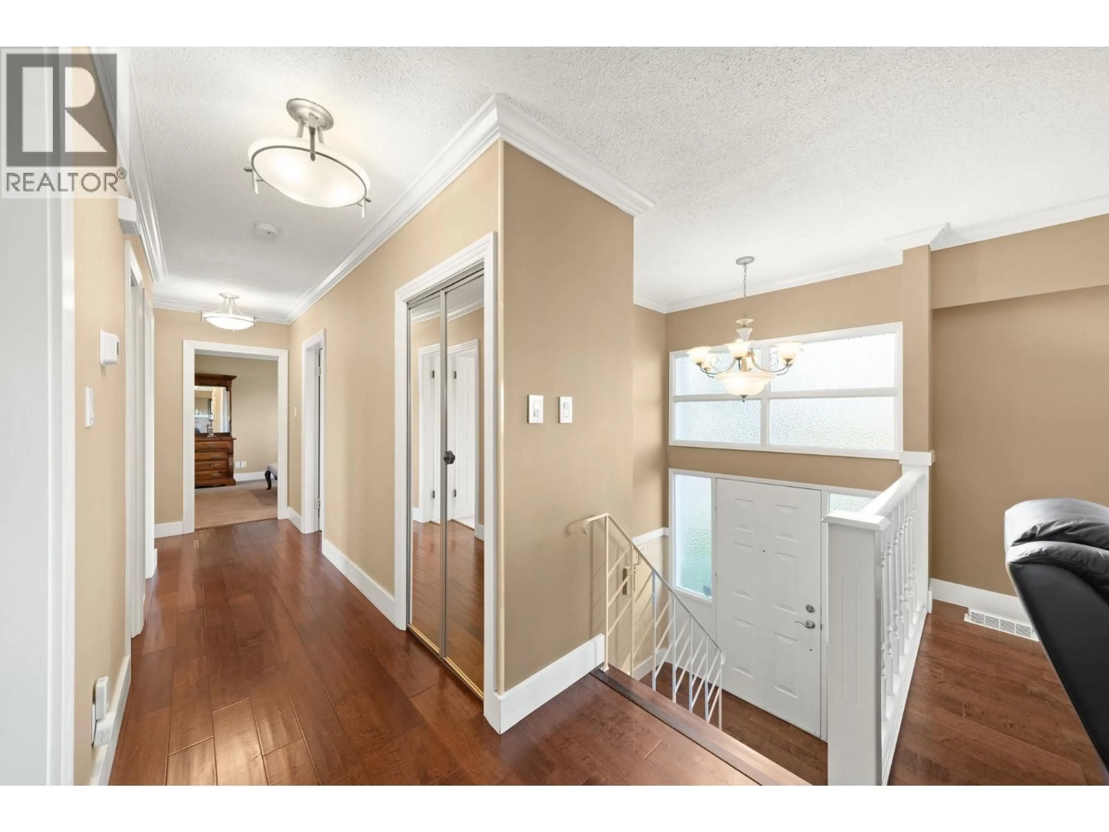 Indoor entryway for 5812 48A AVENUE, Delta British Columbia V4K1Y4