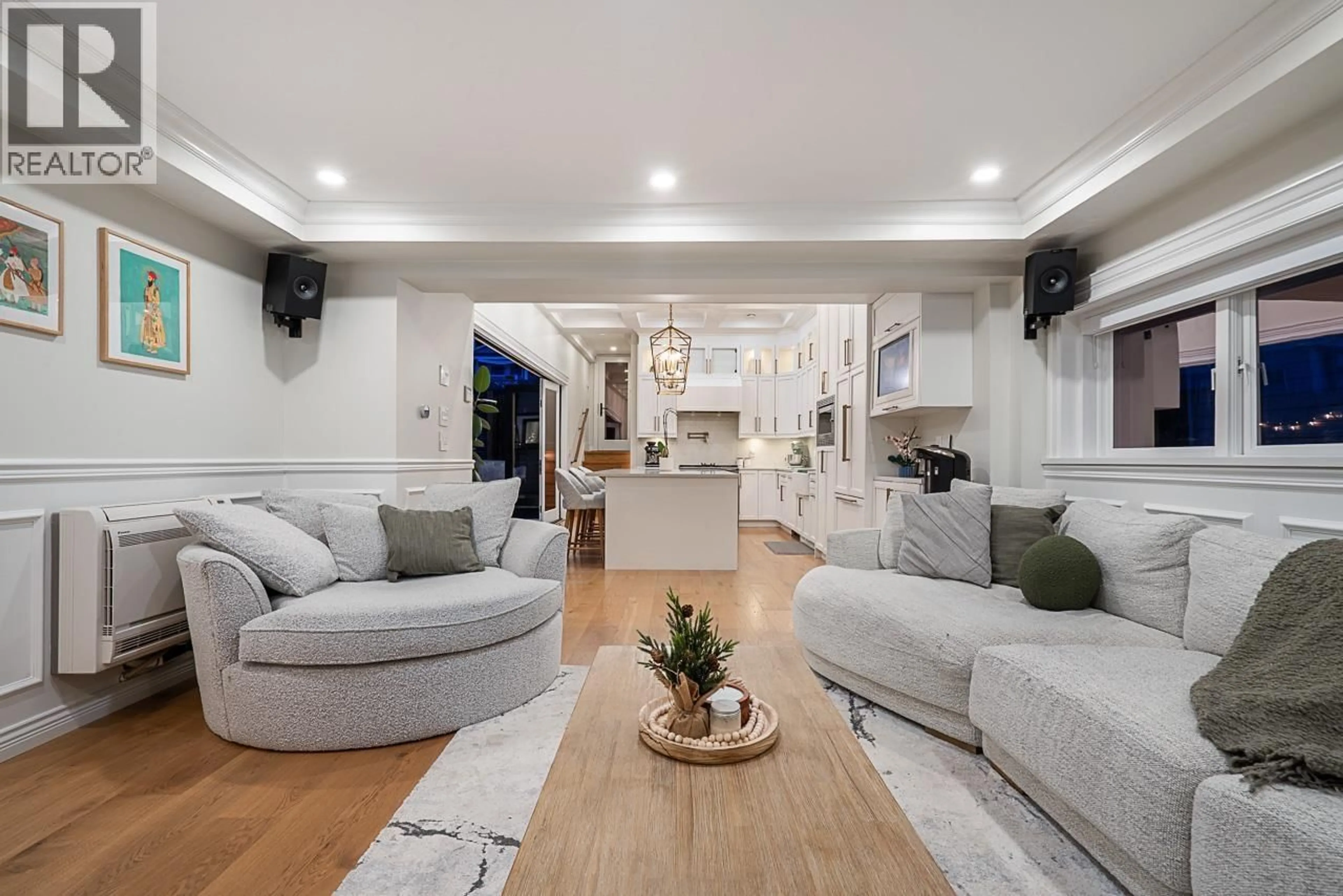 Living room with furniture, unknown for 1407 SIXTH AVENUE, New Westminster British Columbia V3M2C5