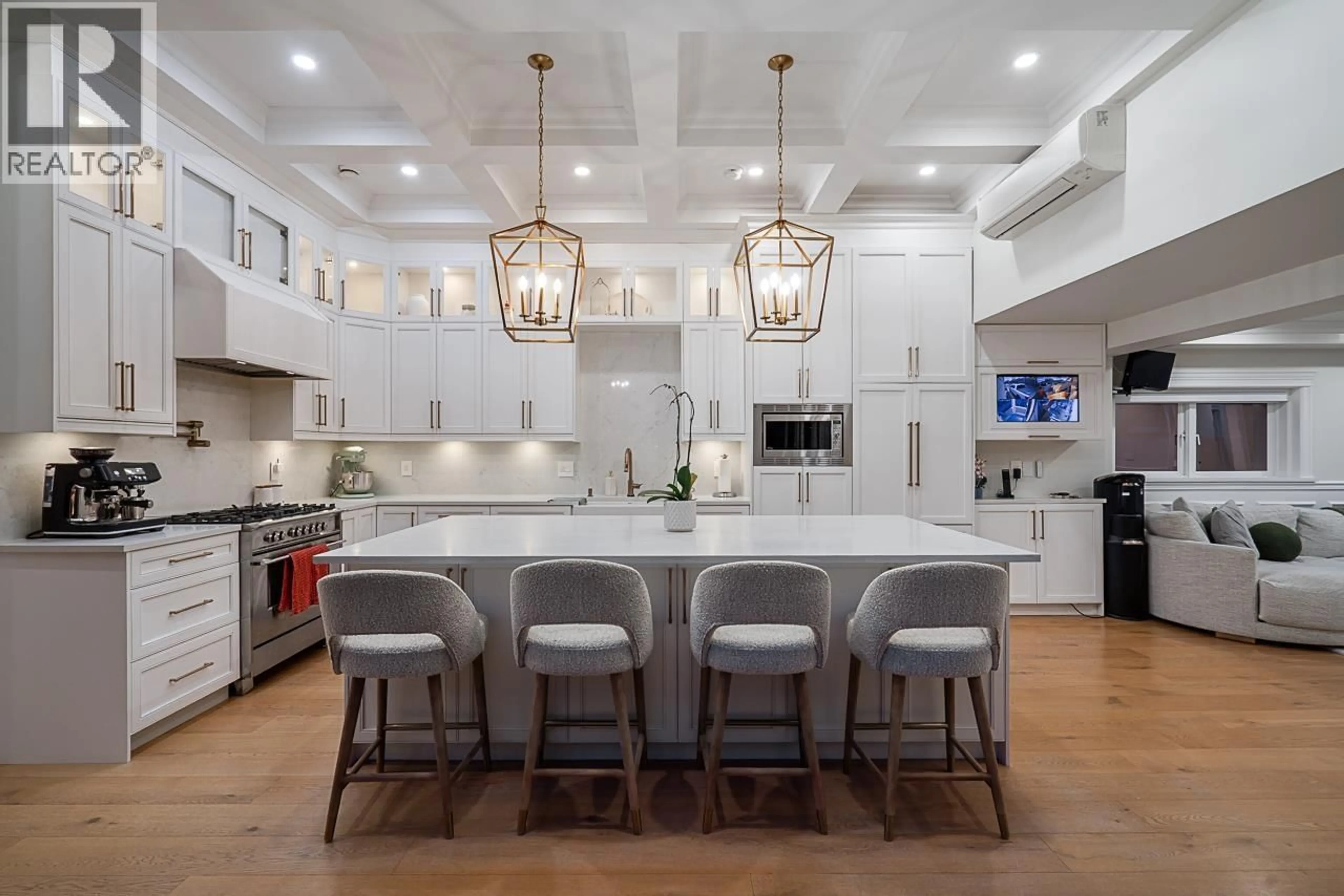 Open concept kitchen, ceramic/tile floor for 1407 SIXTH AVENUE, New Westminster British Columbia V3M2C5