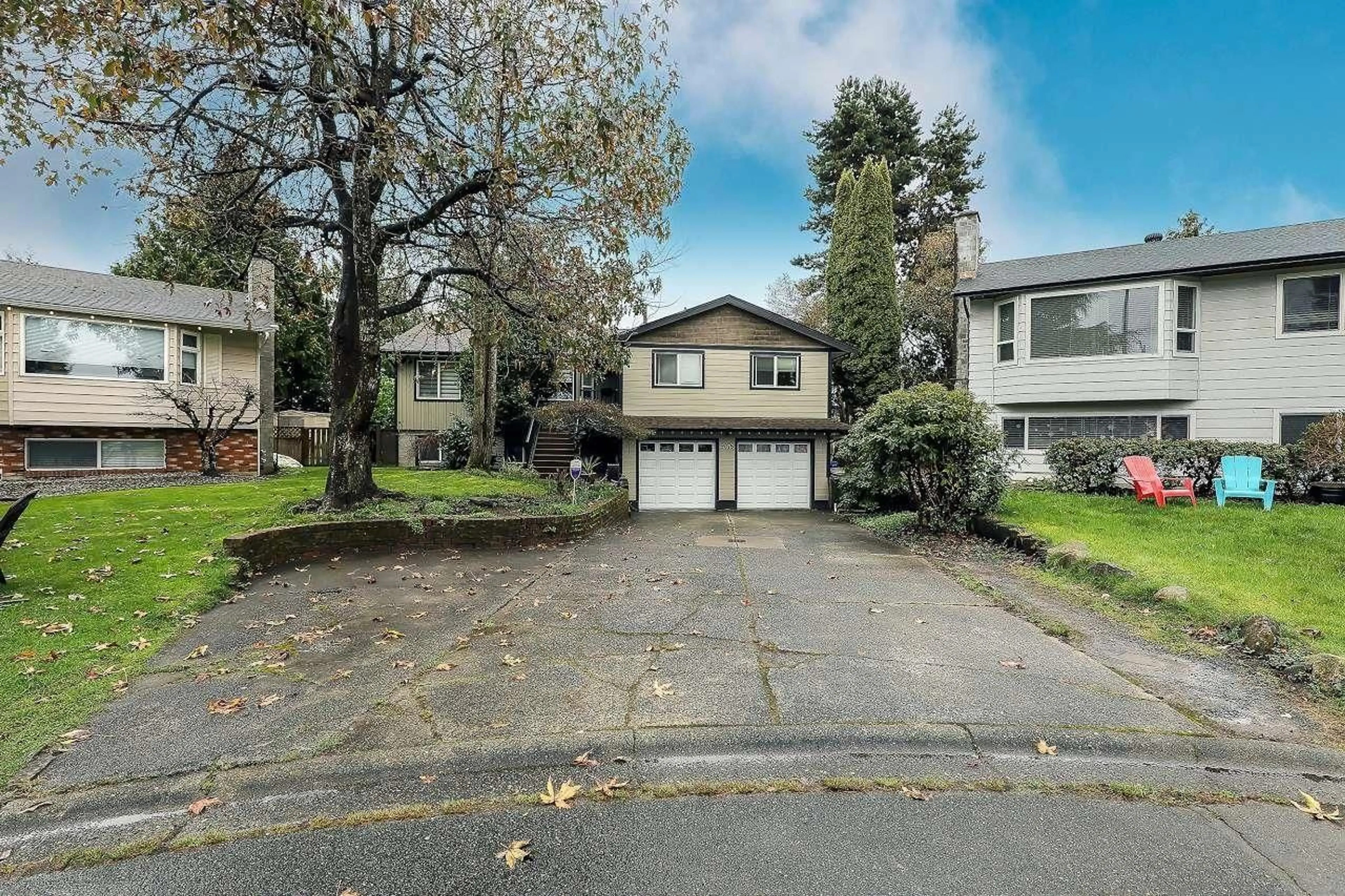 A pic from outside/outdoor area/front of a property/back of a property/a pic from drone, street for 9078 118 STREET, Delta British Columbia V4C7L8