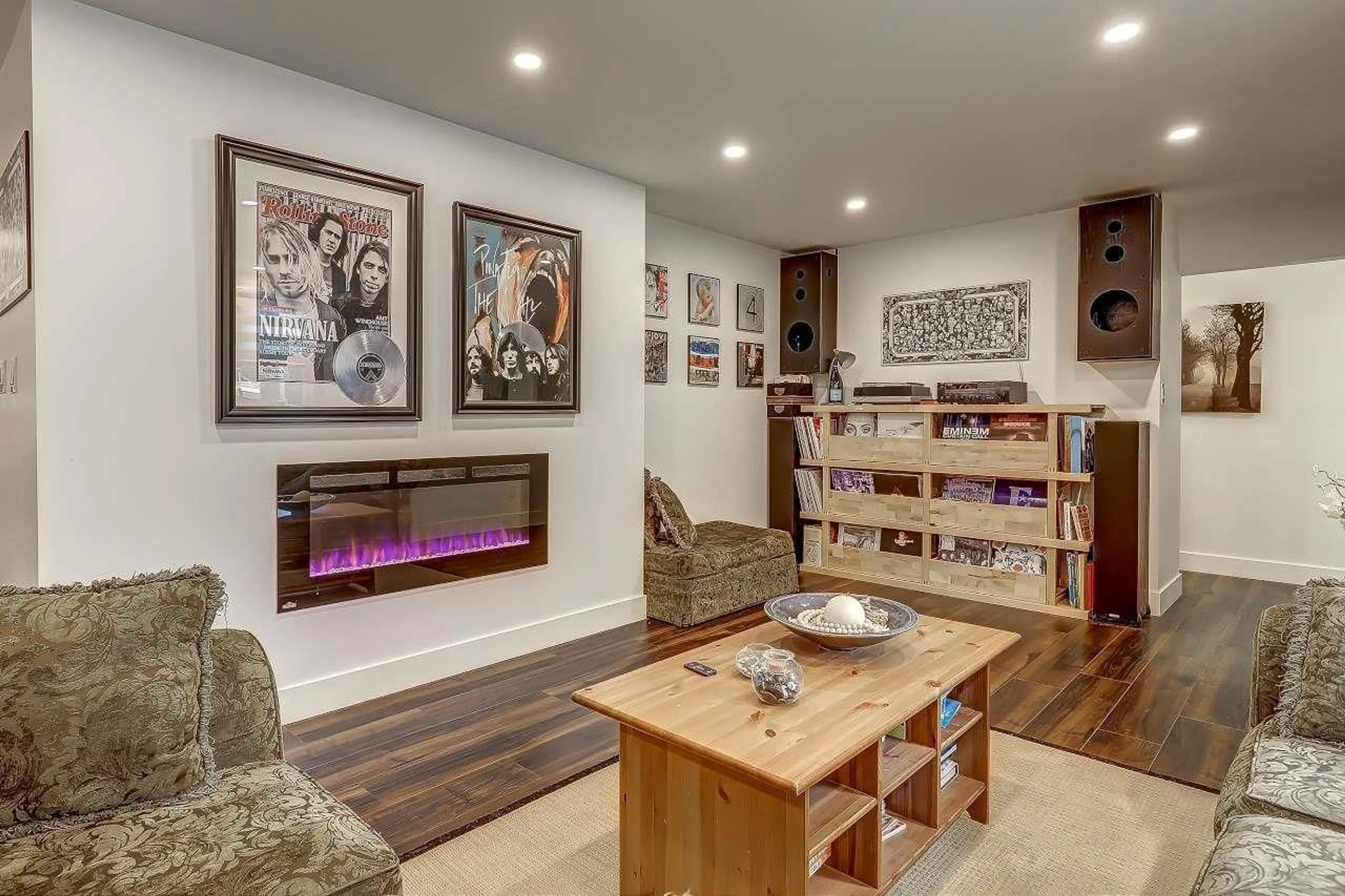 Living room with furniture, wood/laminate floor for 9078 118 STREET, Delta British Columbia V4C7L8