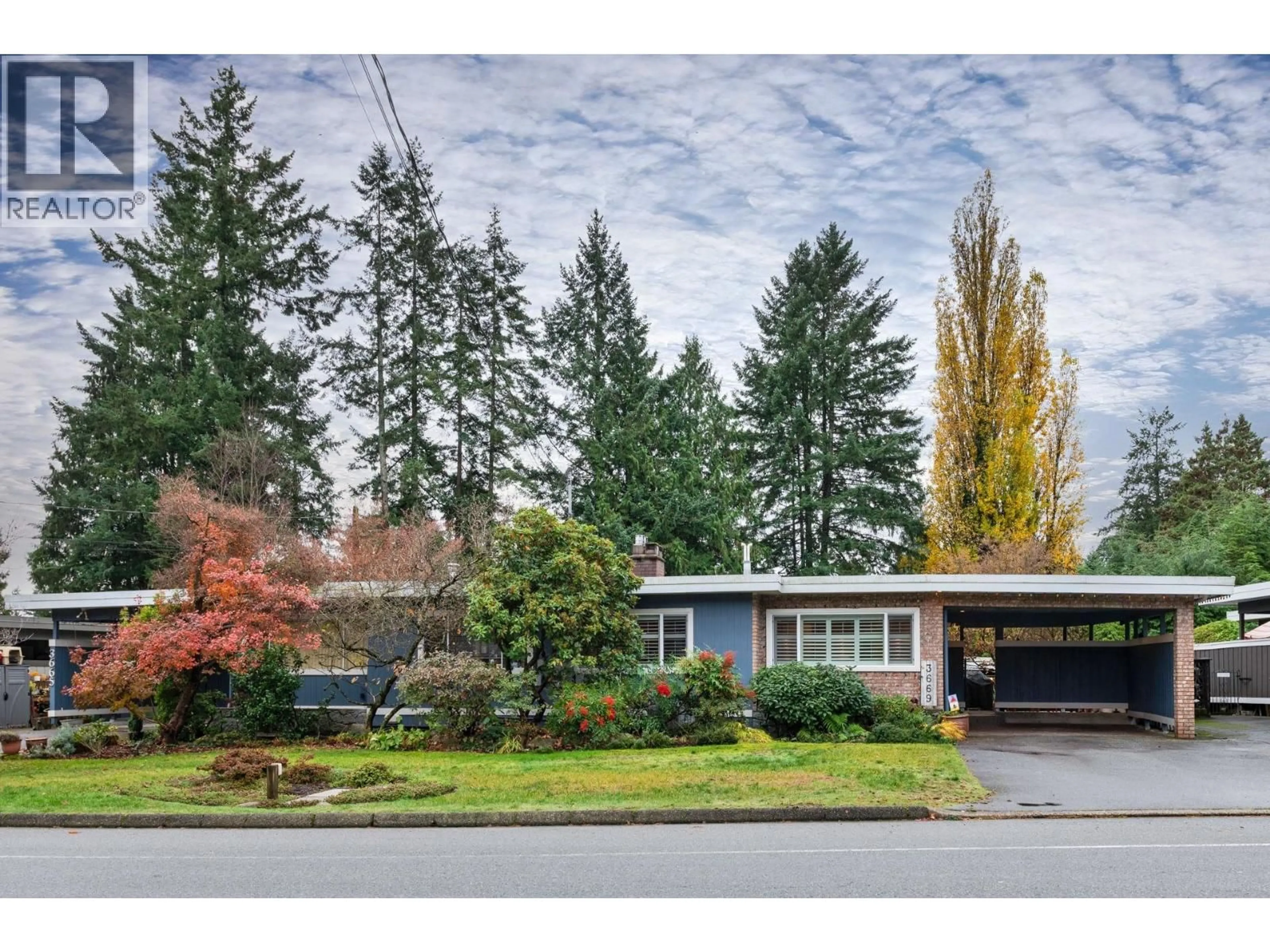 Home with vinyl exterior material, street for 3669 EDGEMONT BOULEVARD, North Vancouver British Columbia V7R2P6