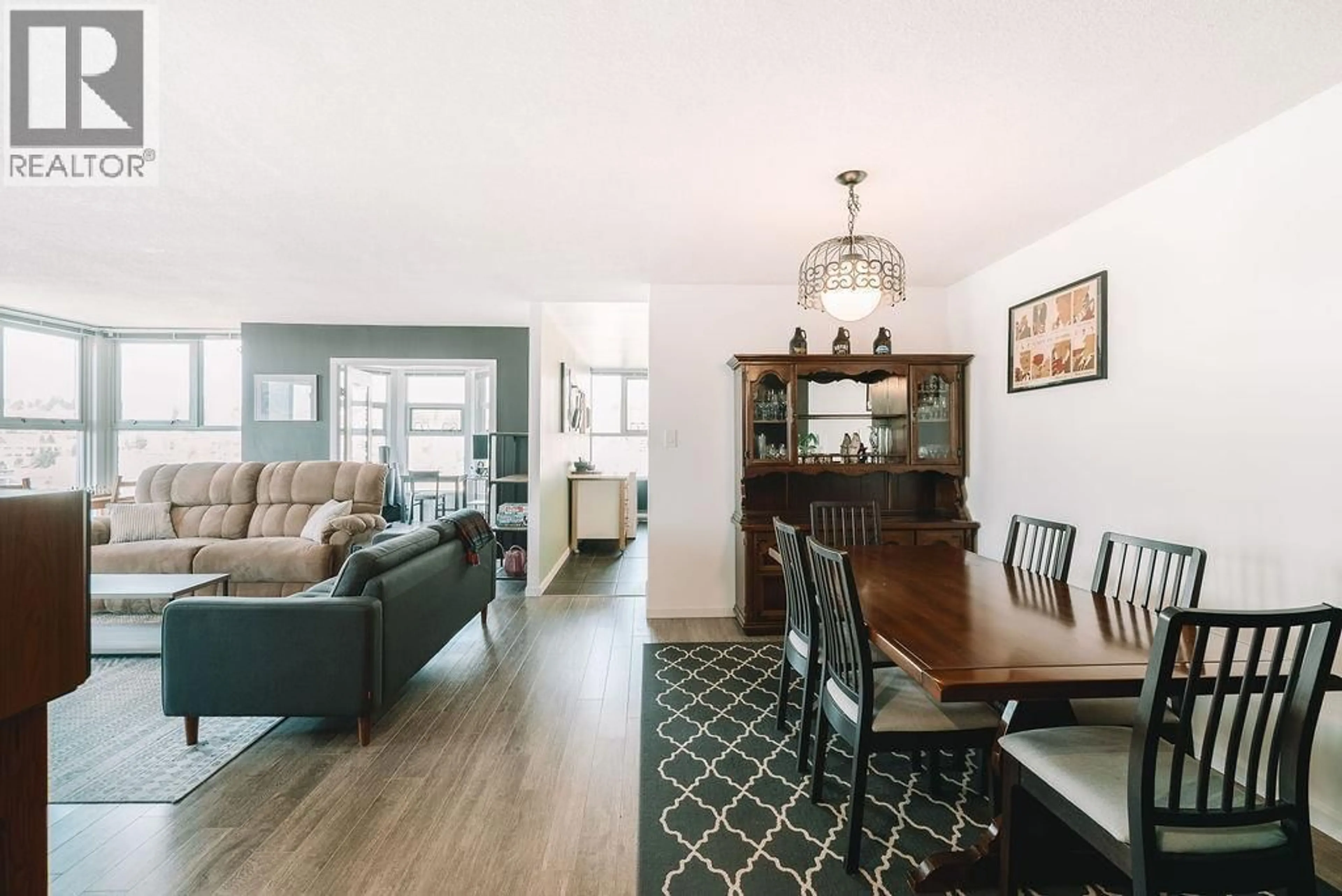 Living room with furniture, wood/laminate floor for 1206 - 1250 QUAYSIDE DRIVE, New Westminster British Columbia V3M6E2