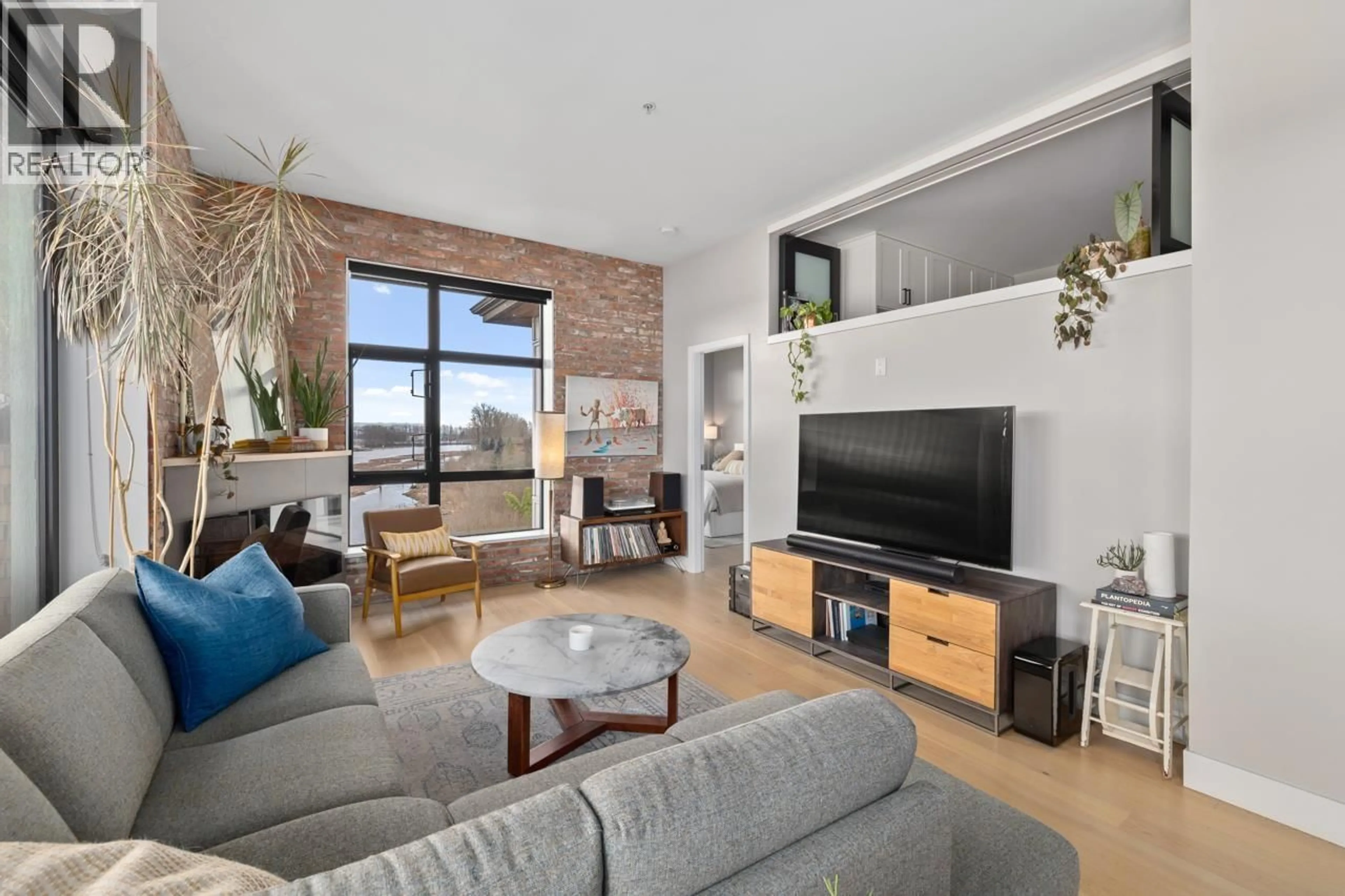 Living room with furniture, unknown for 414 - 220 SALTER STREET, New Westminster British Columbia V3M0H4