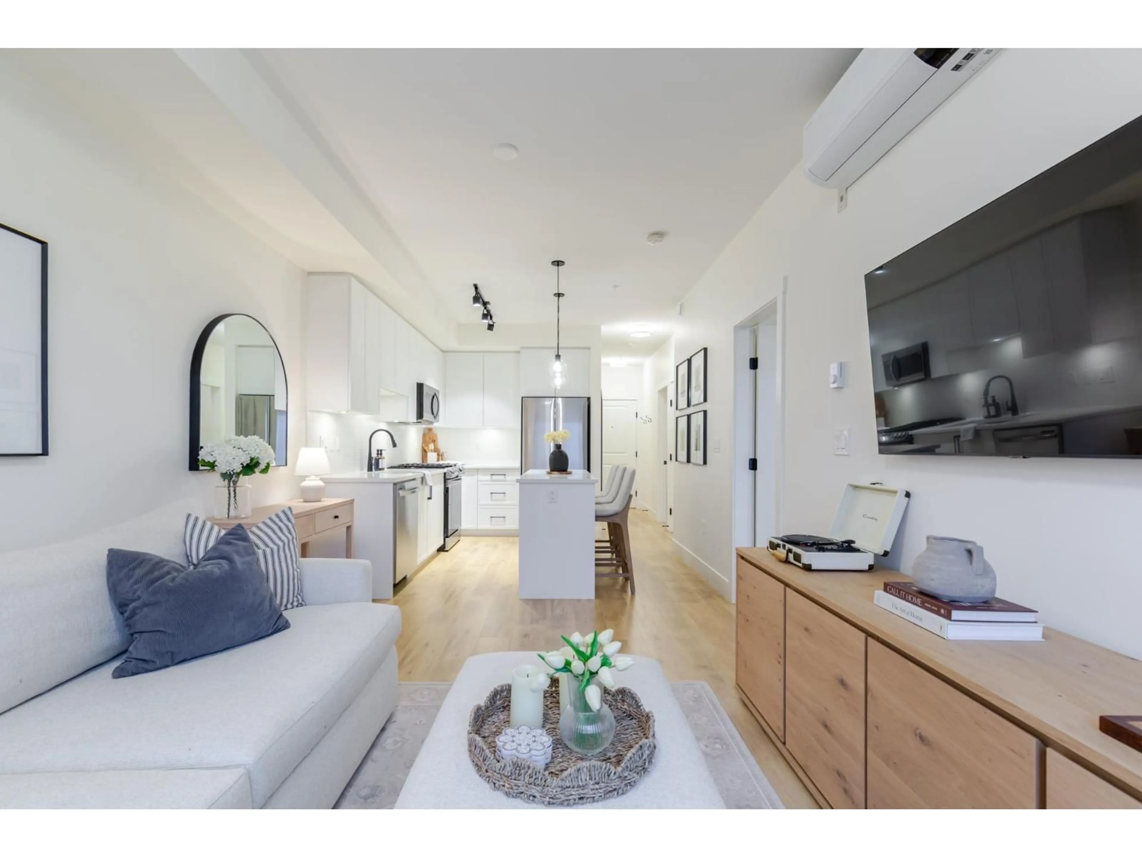 Unknown for 214 - 19935 75A AVENUE, Langley British Columbia V2Y4L6