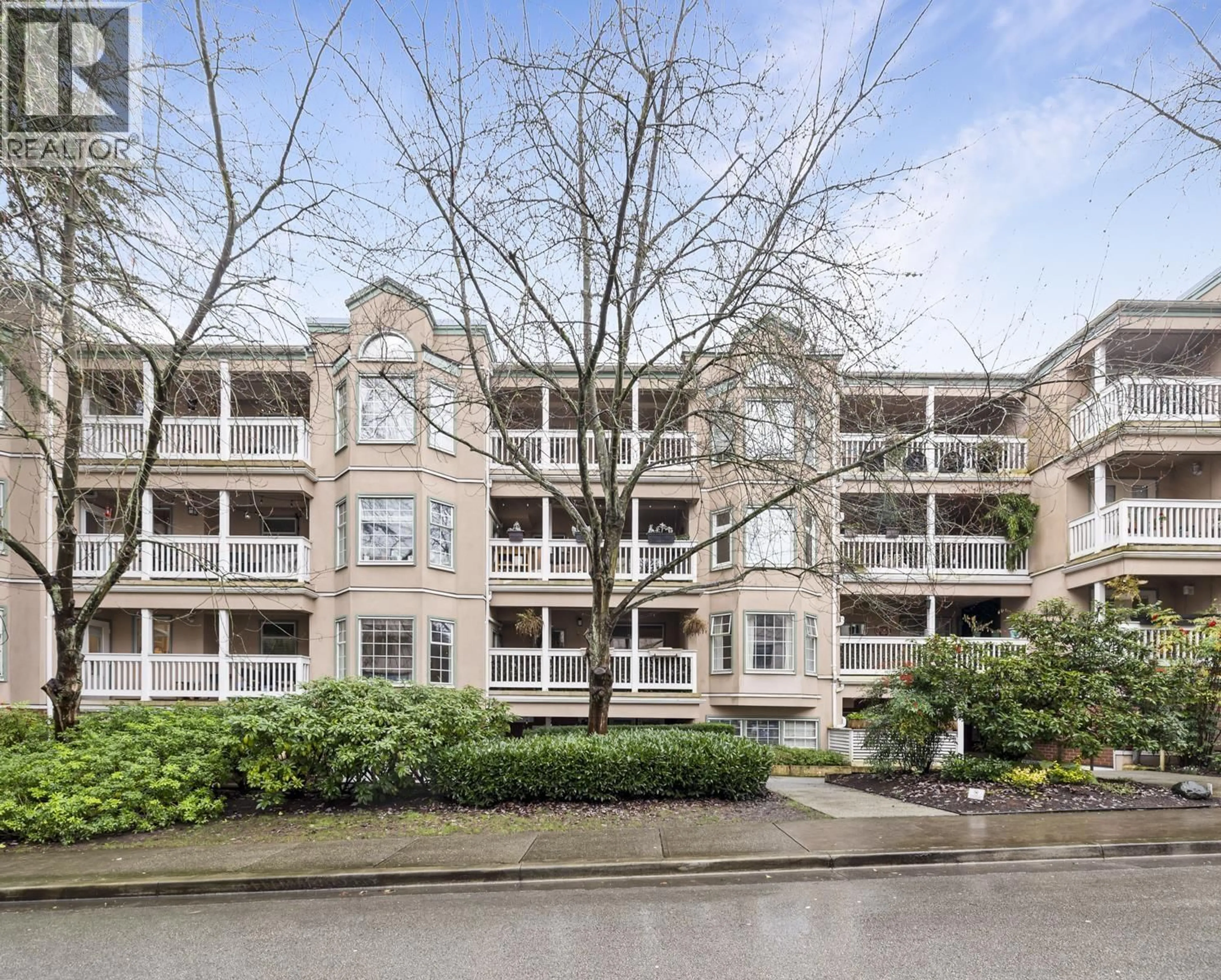 A pic from outside/outdoor area/front of a property/back of a property/a pic from drone, street for 103 - 828 GILFORD STREET, Vancouver British Columbia V6G2N6