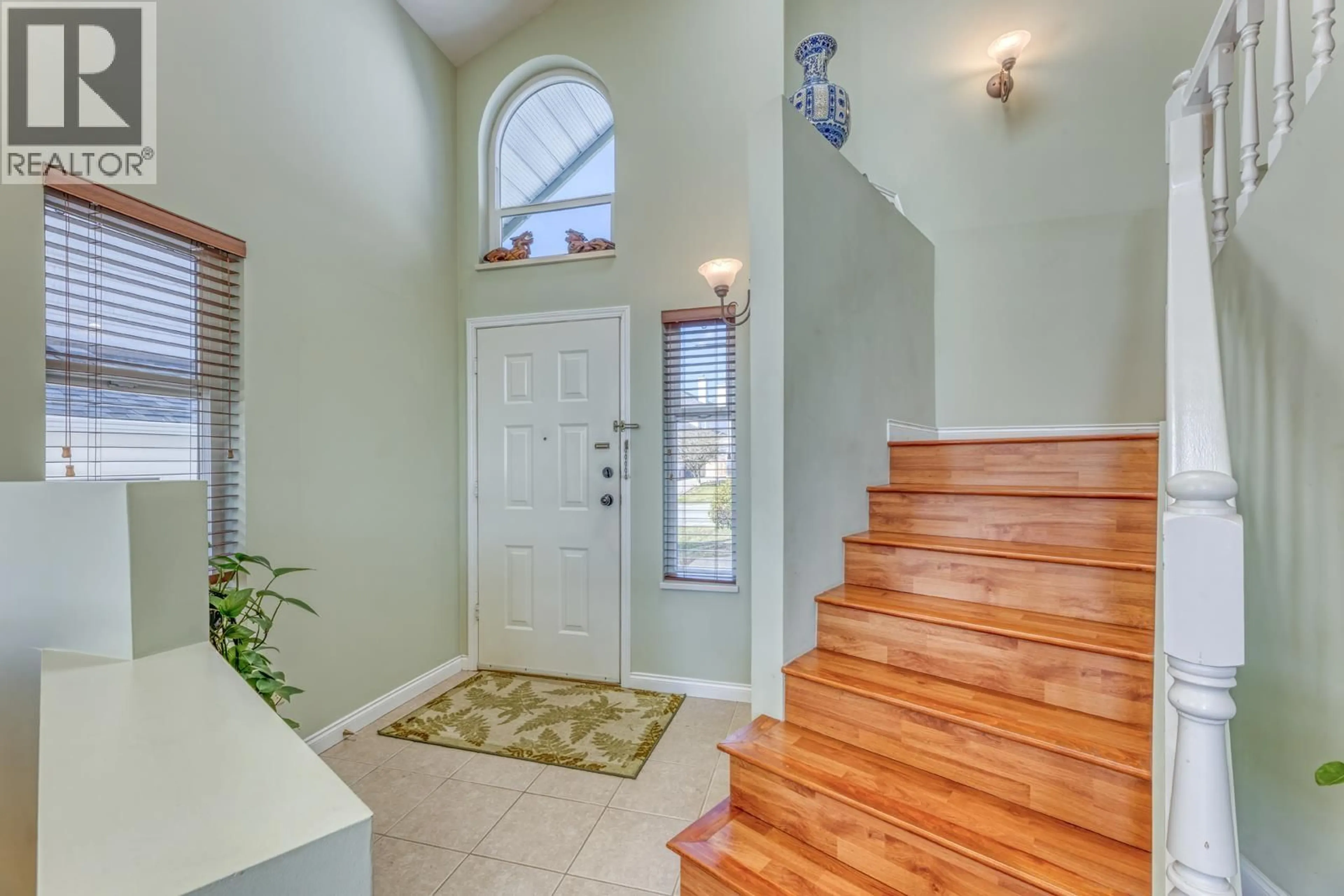 Indoor entryway for 2750 WESTLAKE DRIVE, Coquitlam British Columbia V3C5J7