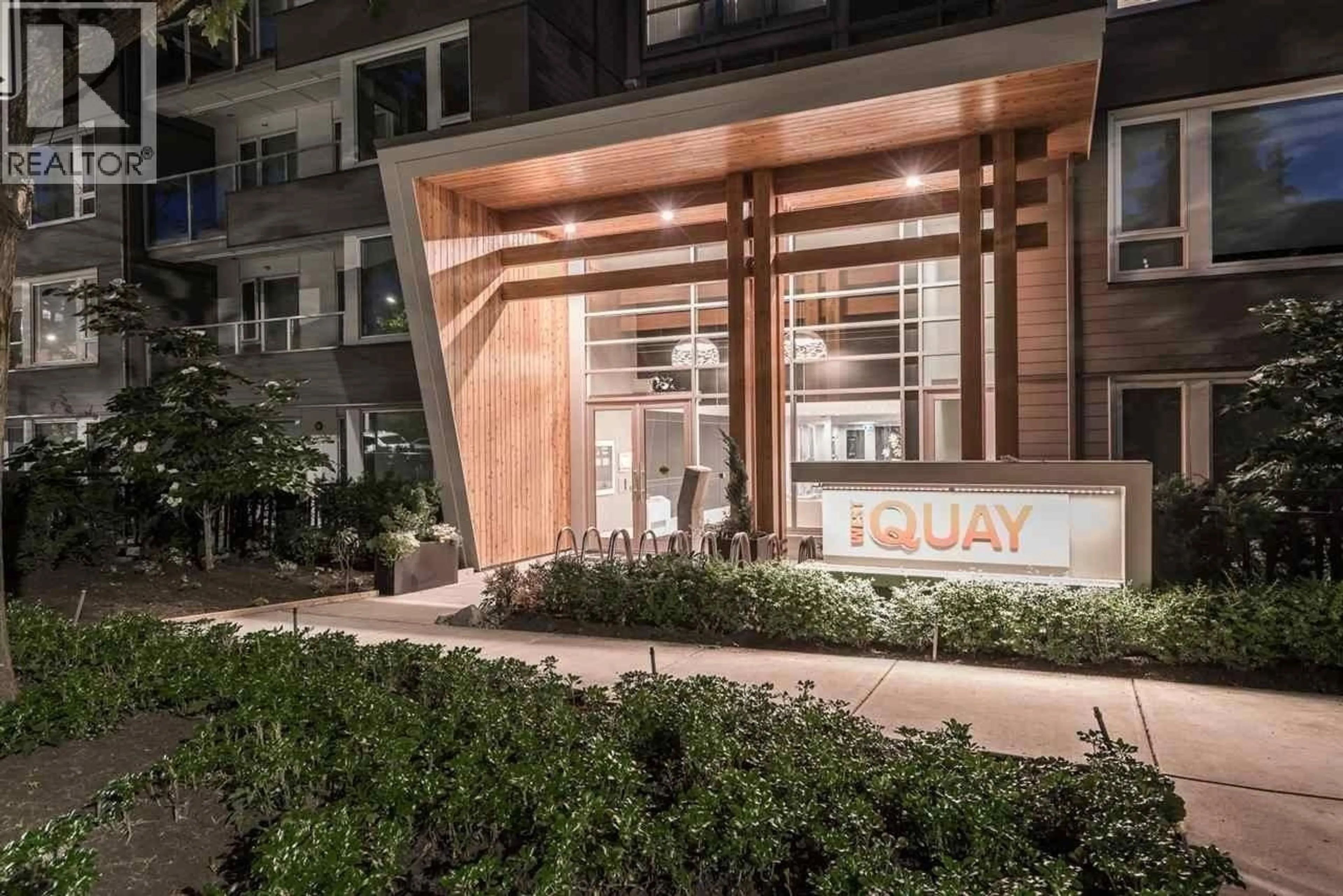 Indoor entryway for 208 - 277 1ST STREET, North Vancouver British Columbia V7M0E8