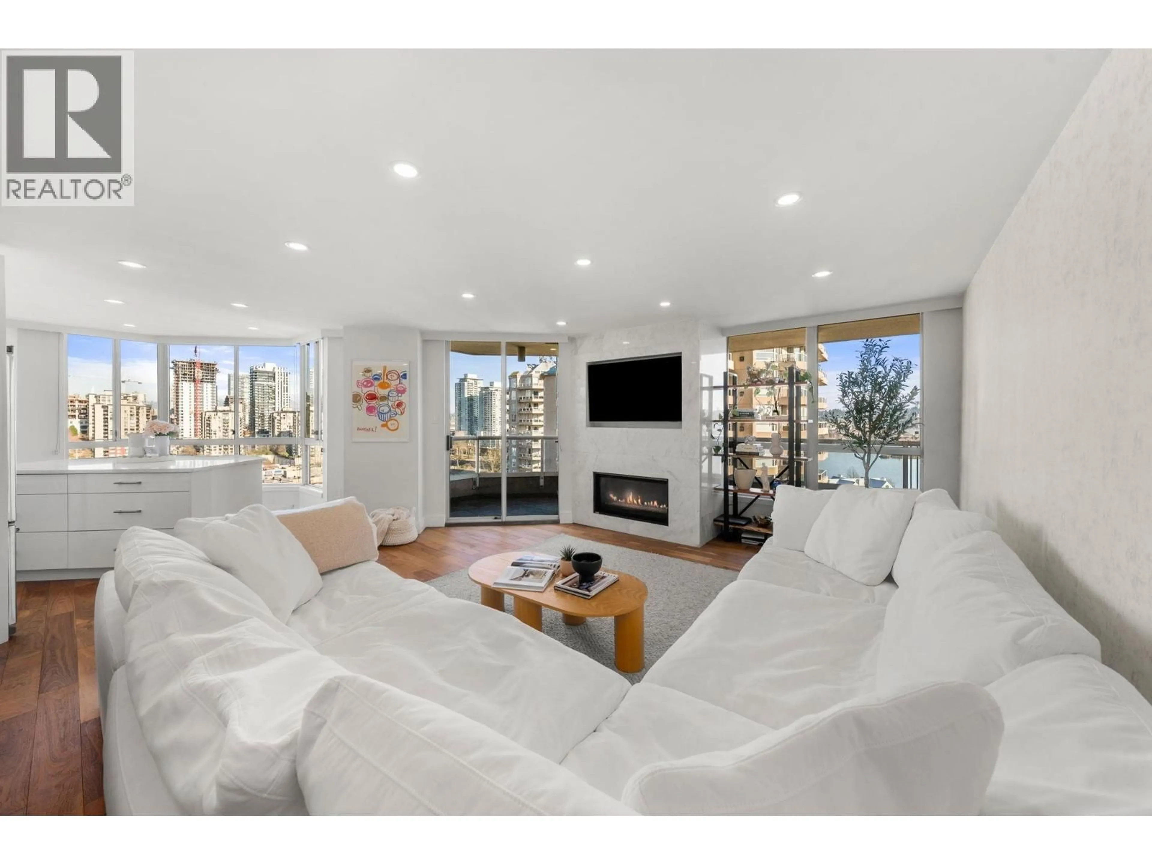 Living room with furniture, unknown for 1704 - 1245 QUAYSIDE DRIVE, New Westminster British Columbia V3M6J6