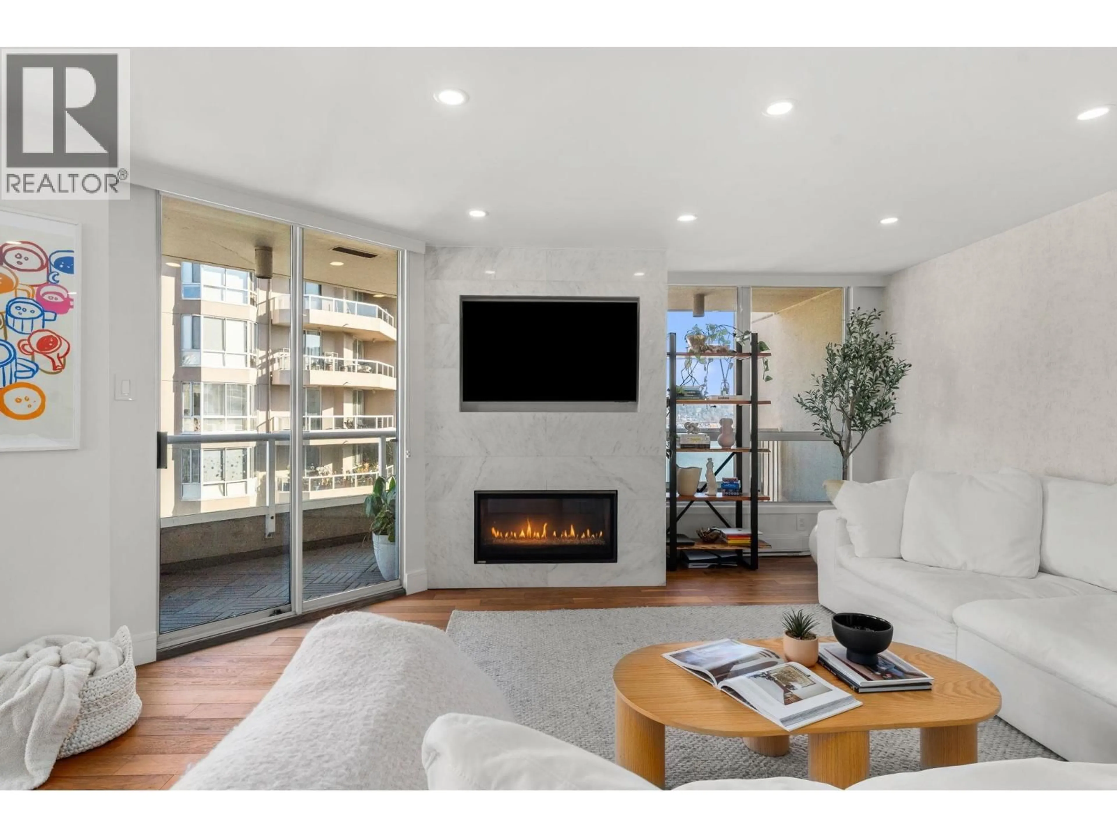 Living room with furniture, unknown for 1704 - 1245 QUAYSIDE DRIVE, New Westminster British Columbia V3M6J6