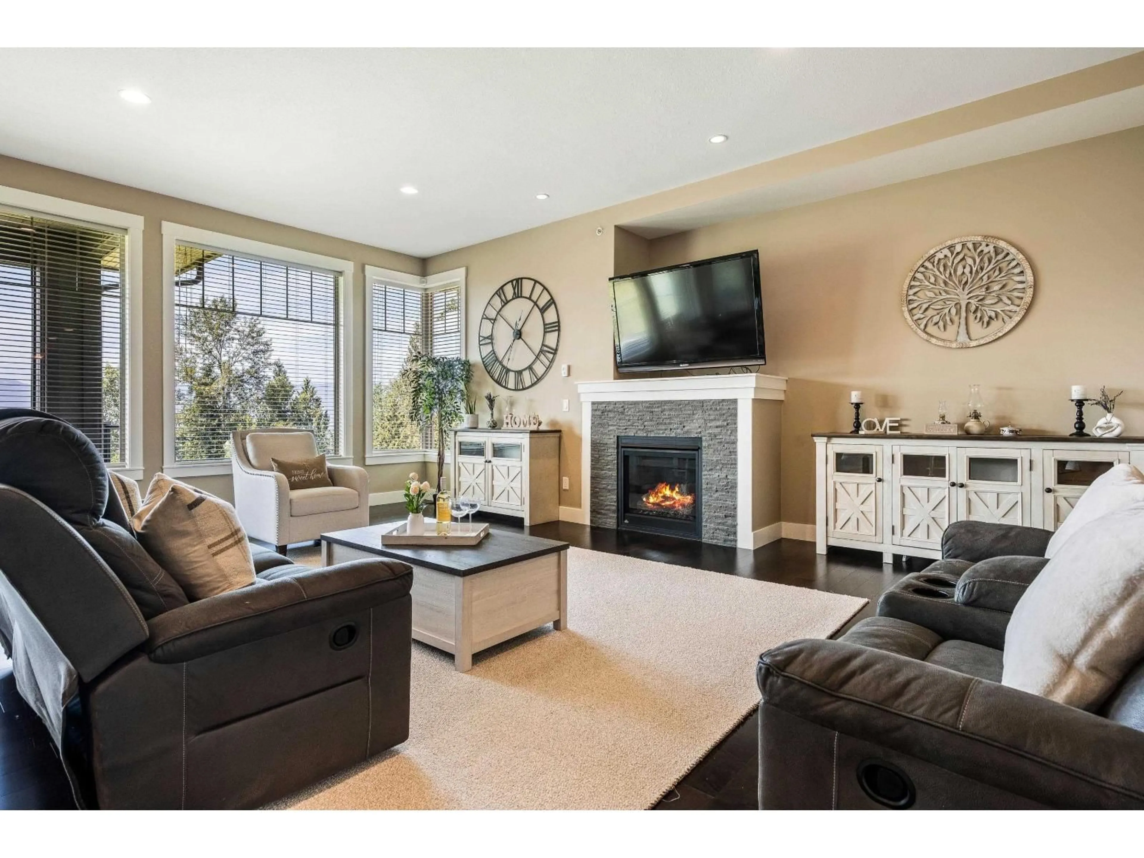 Living room with furniture, unknown for 111 - 51096 FALLS COURT, Chilliwack British Columbia V4Z1K7