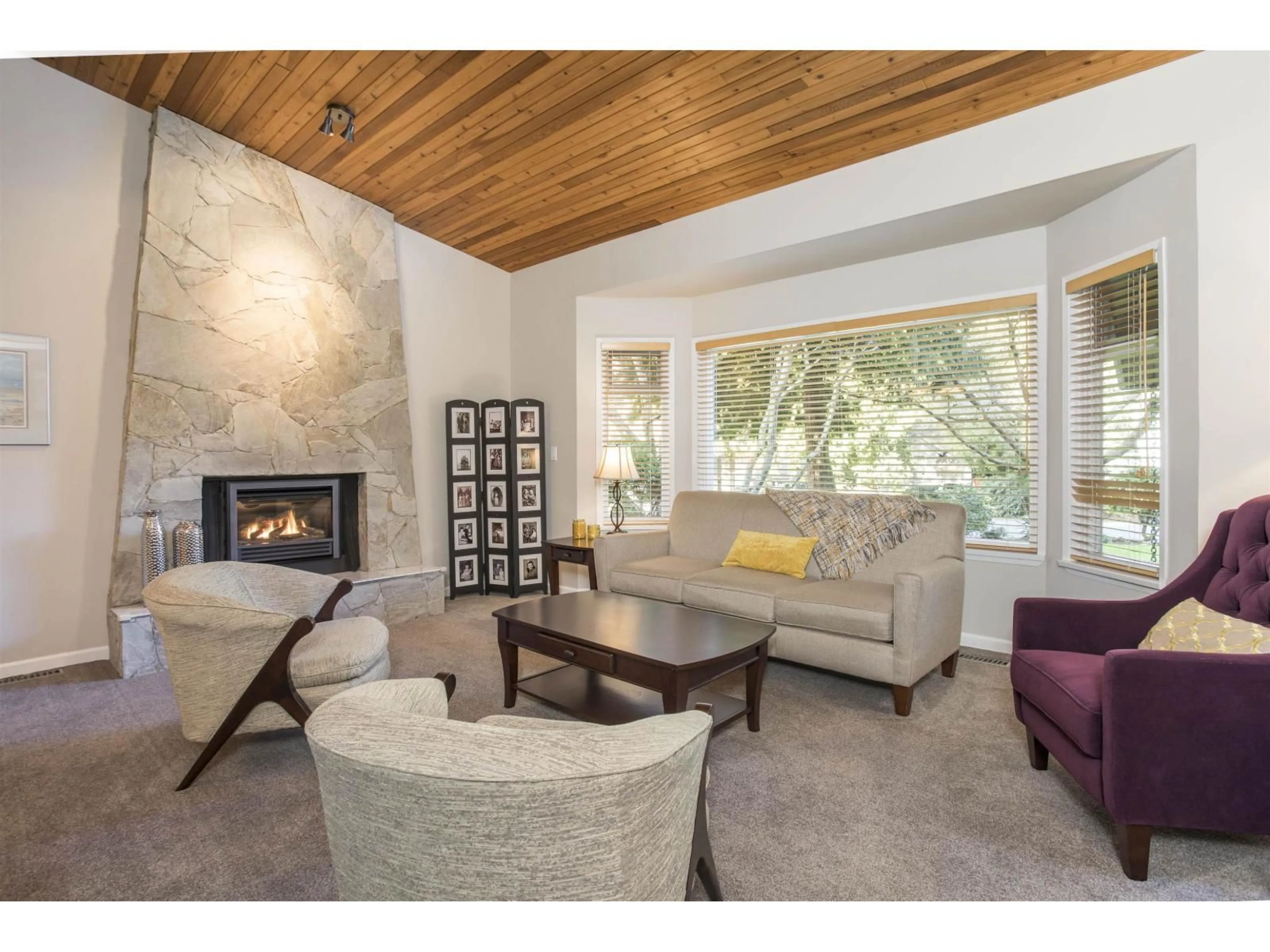 Living room with furniture, unknown for 12688 18A AVENUE, Surrey British Columbia V4A5V2