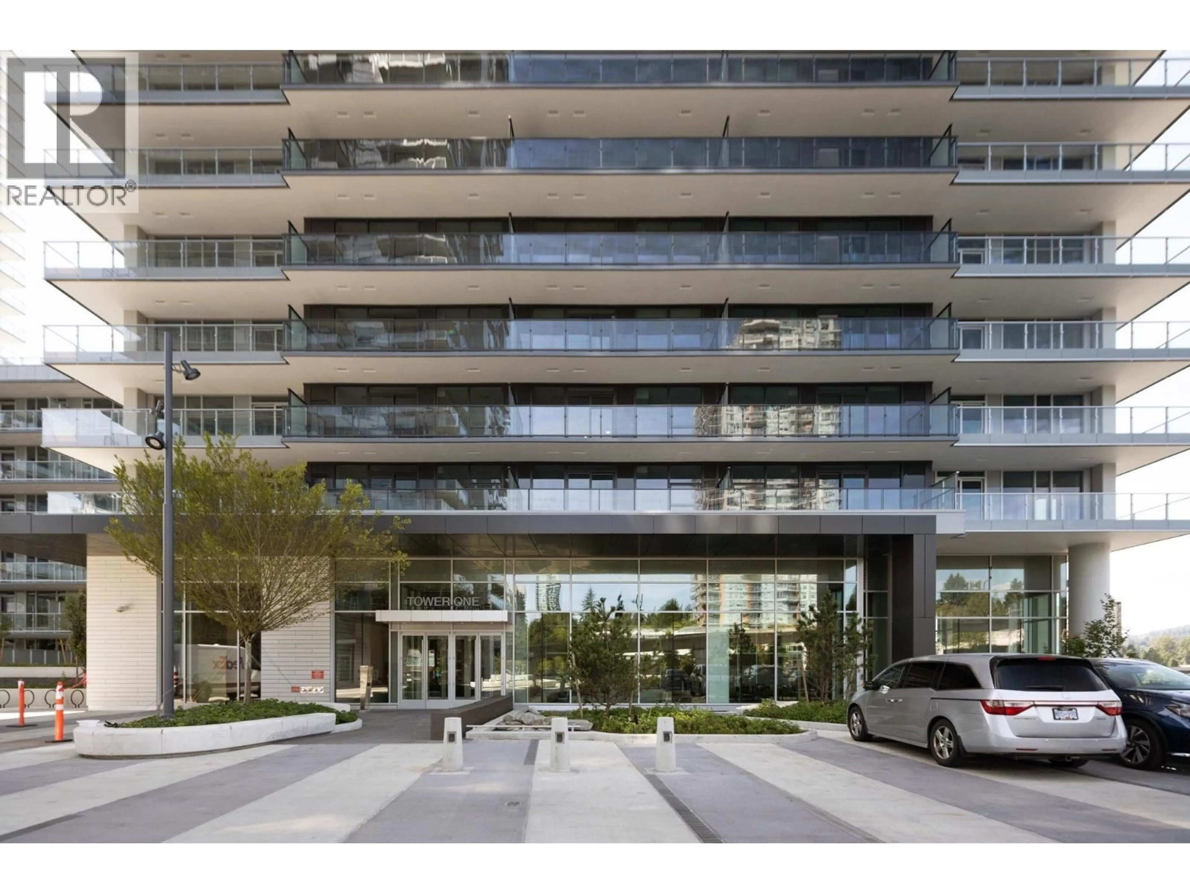 Indoor foyer for 304 - 3809 EVERGREEN PLACE, Burnaby British Columbia V3J0M1