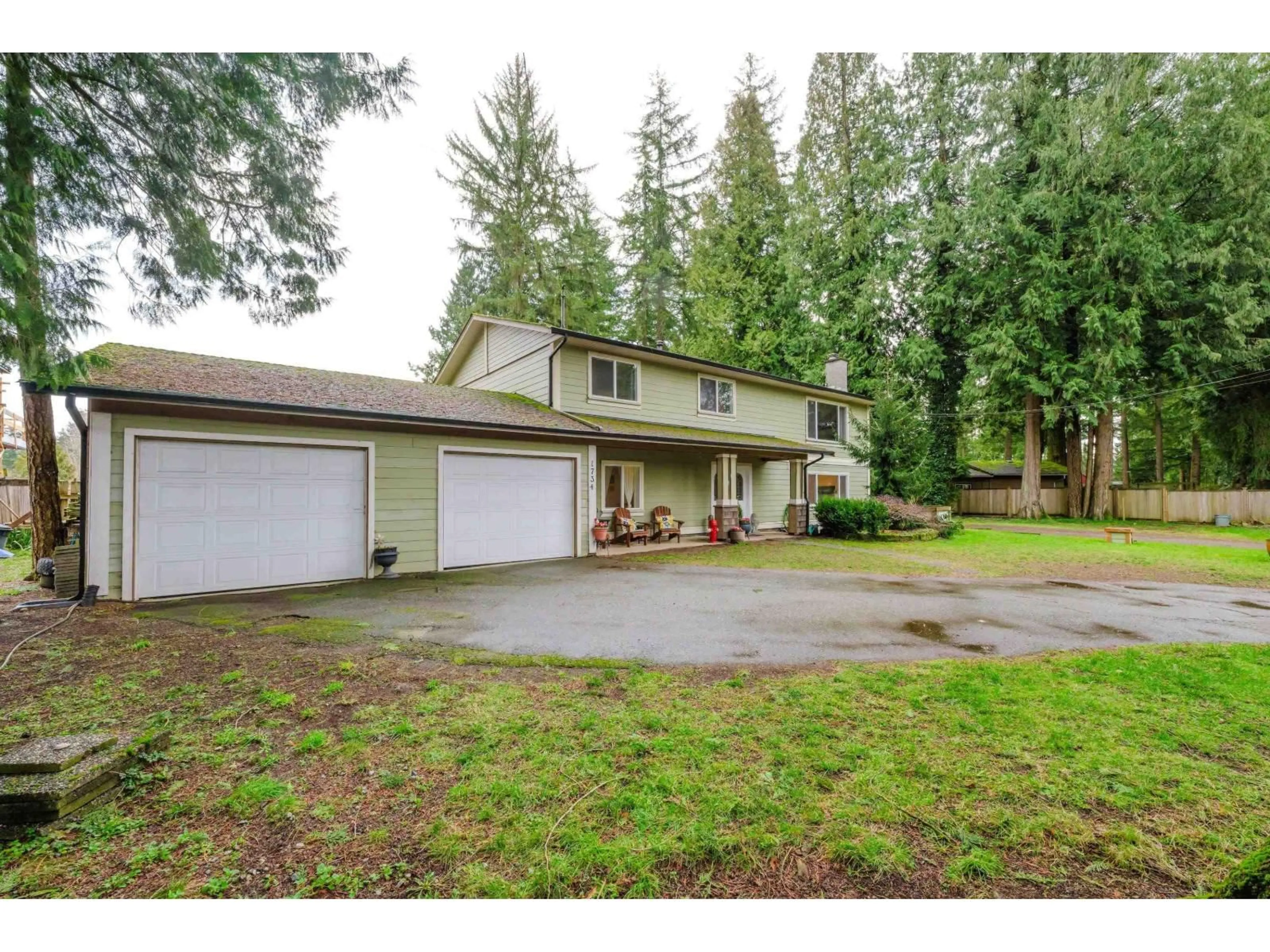 A pic from outside/outdoor area/front of a property/back of a property/a pic from drone, unknown for 1734 196 STREET, Langley British Columbia V2Z2G4