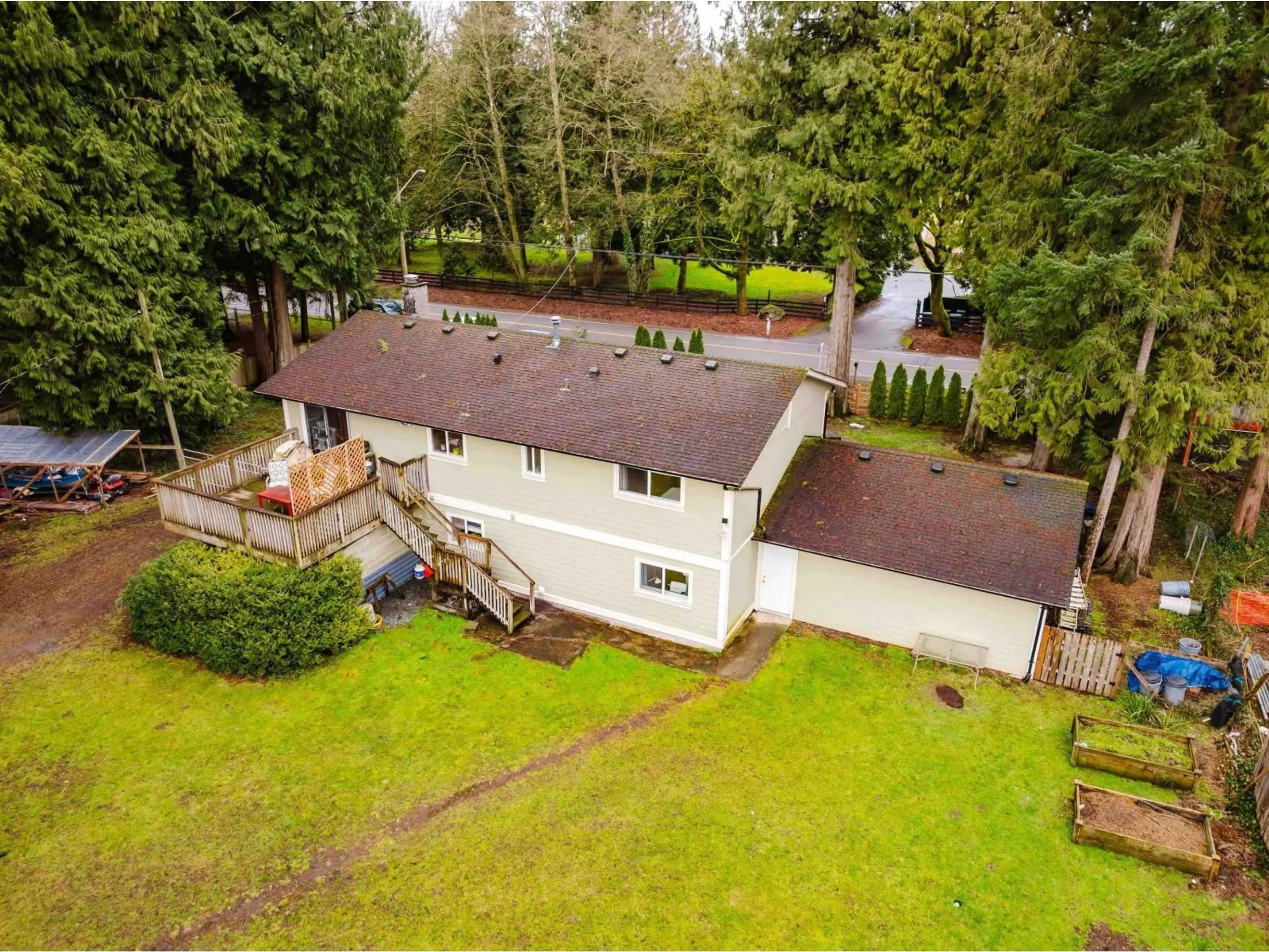 A pic from outside/outdoor area/front of a property/back of a property/a pic from drone, unknown for 1734 196 STREET, Langley British Columbia V2Z2G4