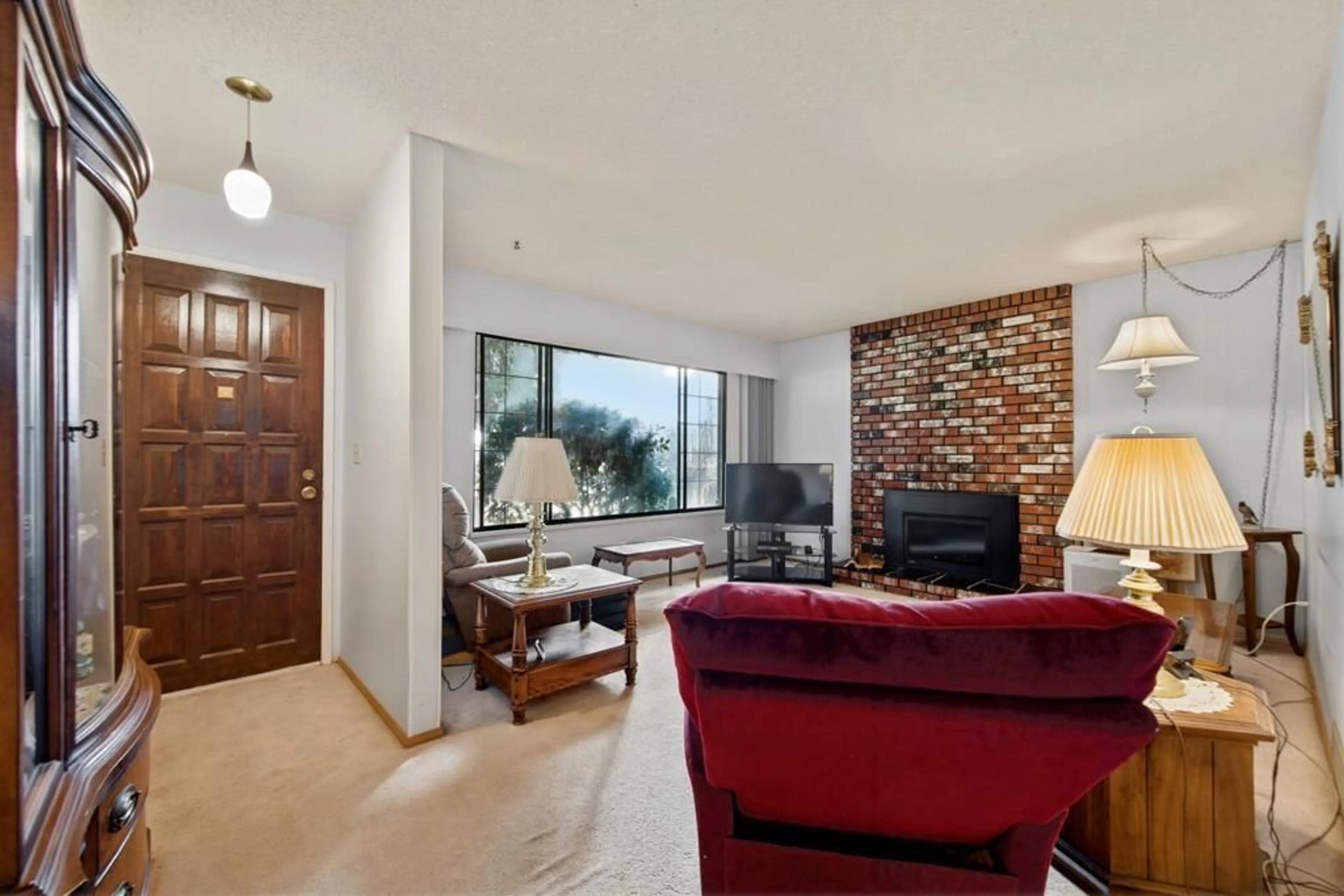 Living room with furniture, unknown for 3907 212 STREET, Langley British Columbia V3A9L1