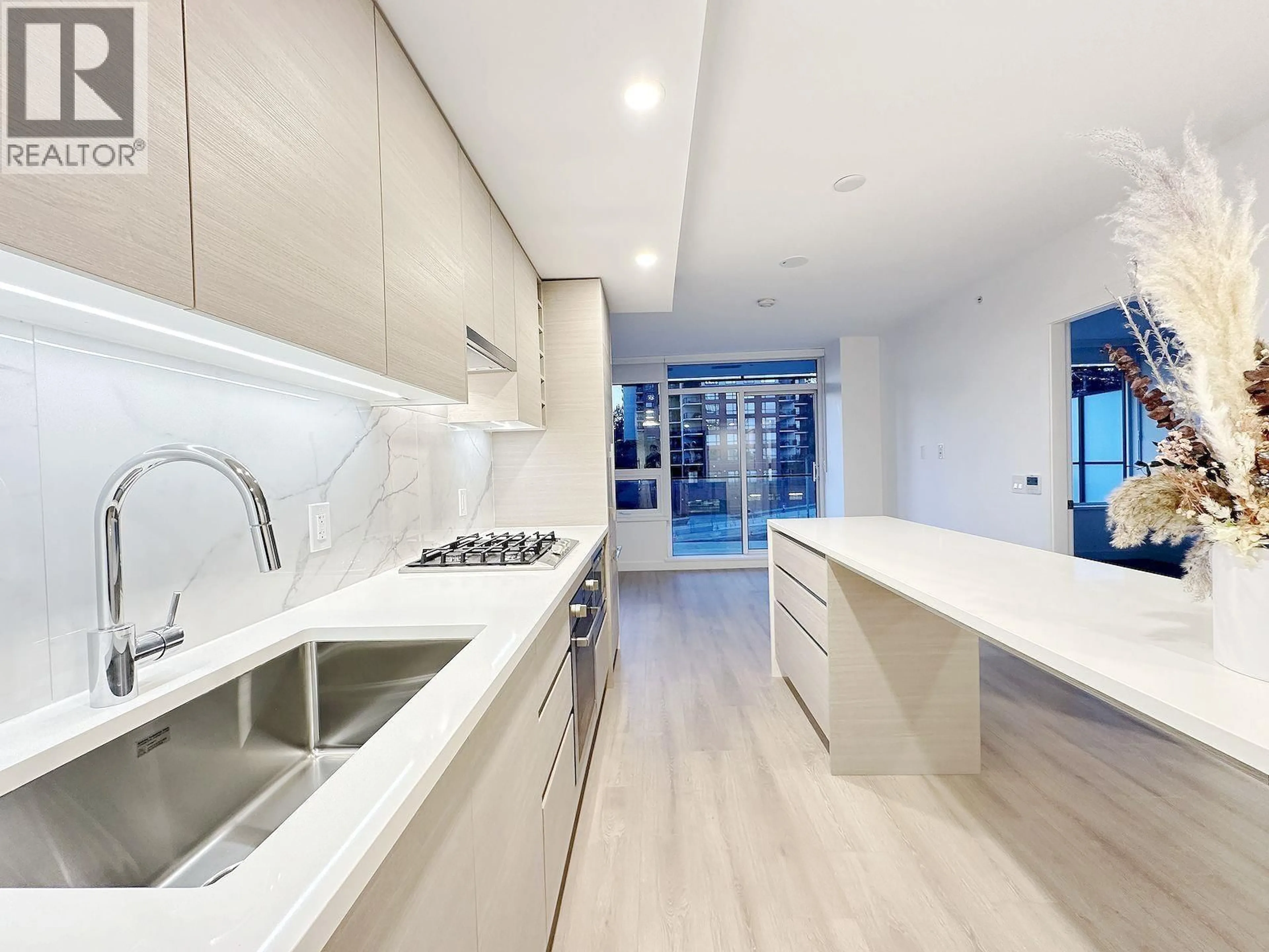 Contemporary kitchen, ceramic/tile floor for 804 - 823 CARNARVON STREET, New Westminster British Columbia V3M0N5