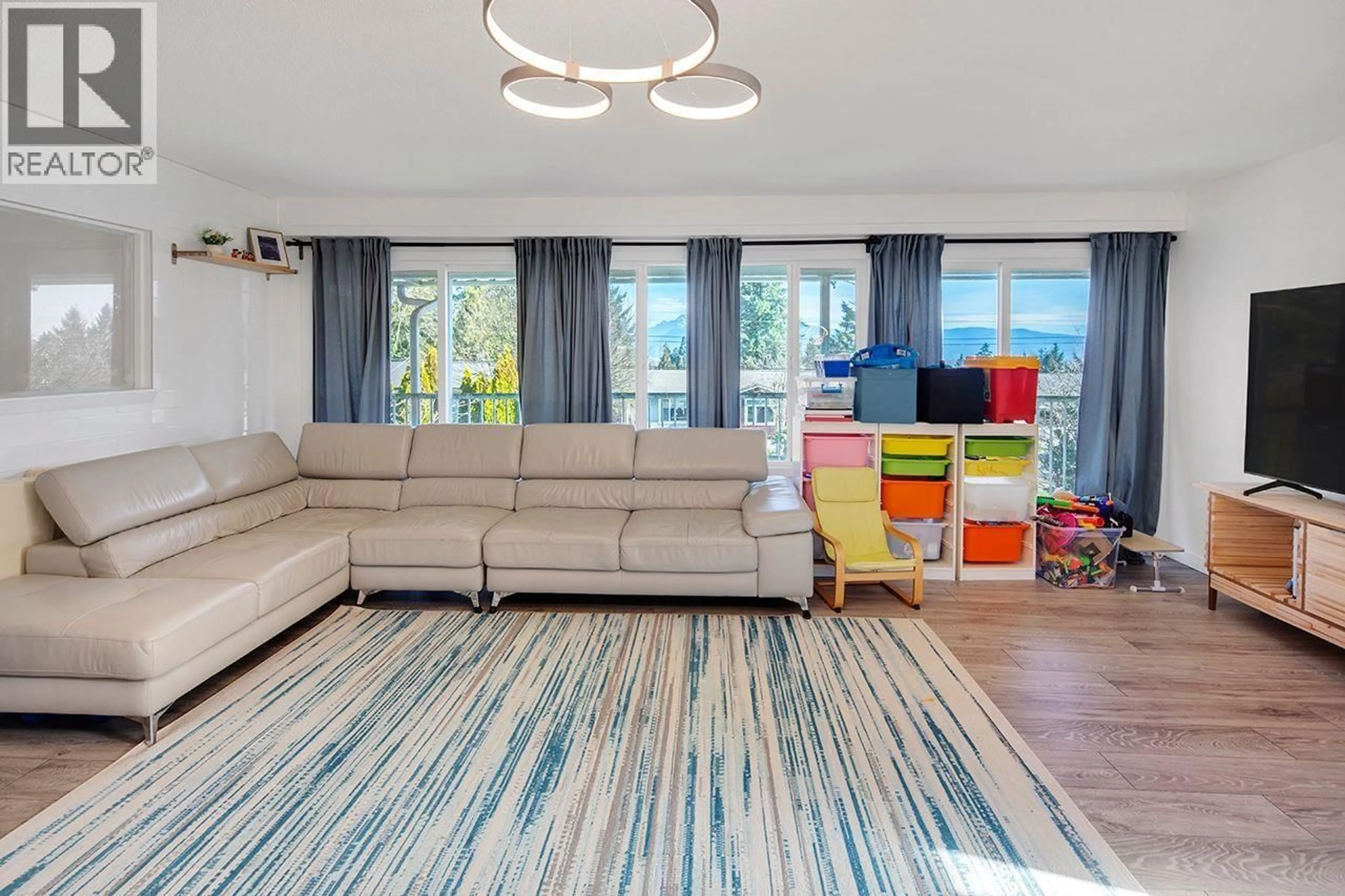 Living room with furniture, unknown for 2132 ANITA DRIVE, Port Coquitlam British Columbia V3C1H3