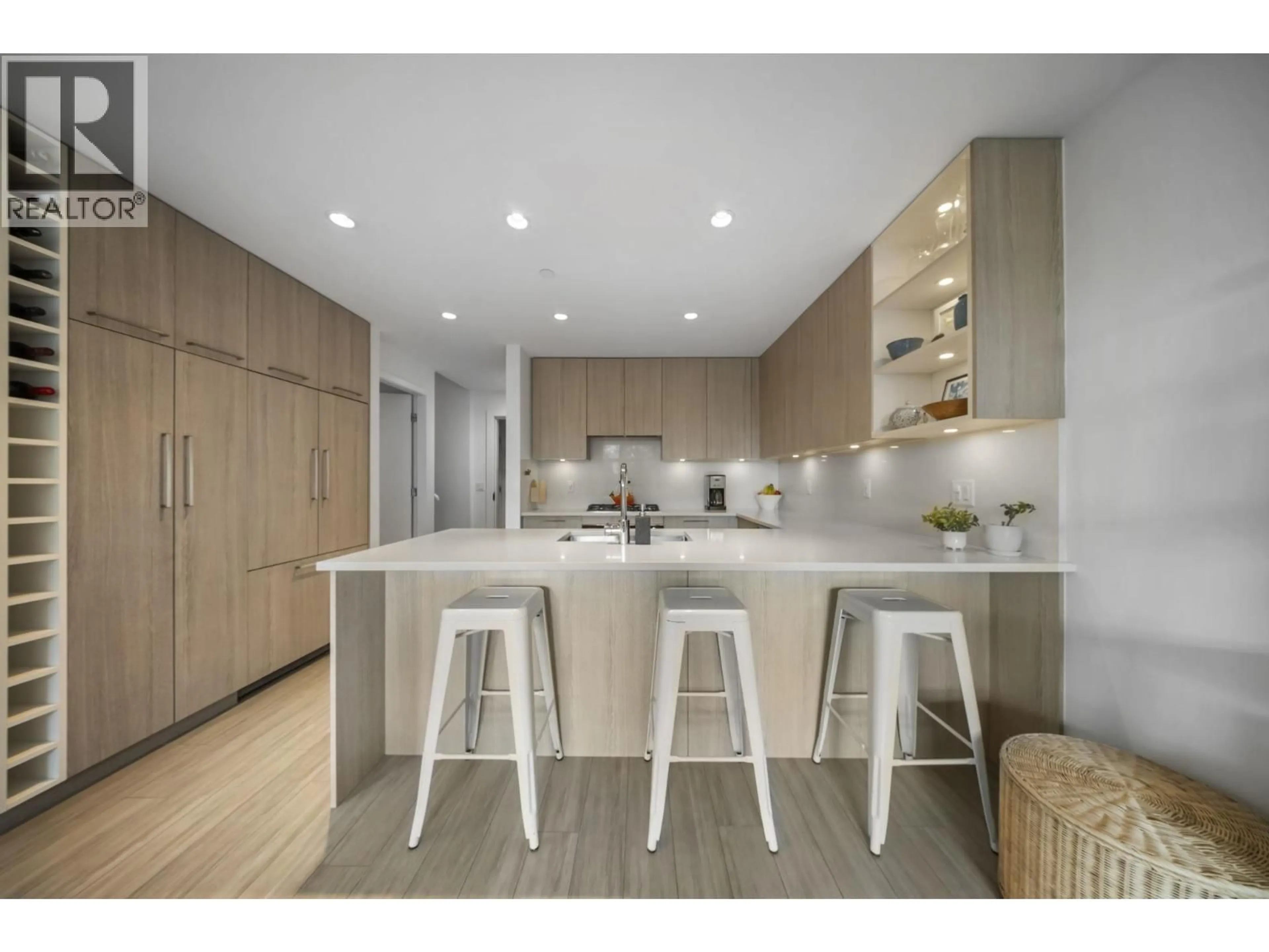 Contemporary kitchen, unknown for 110 - 707 3RD STREET, North Vancouver British Columbia V7L1G8