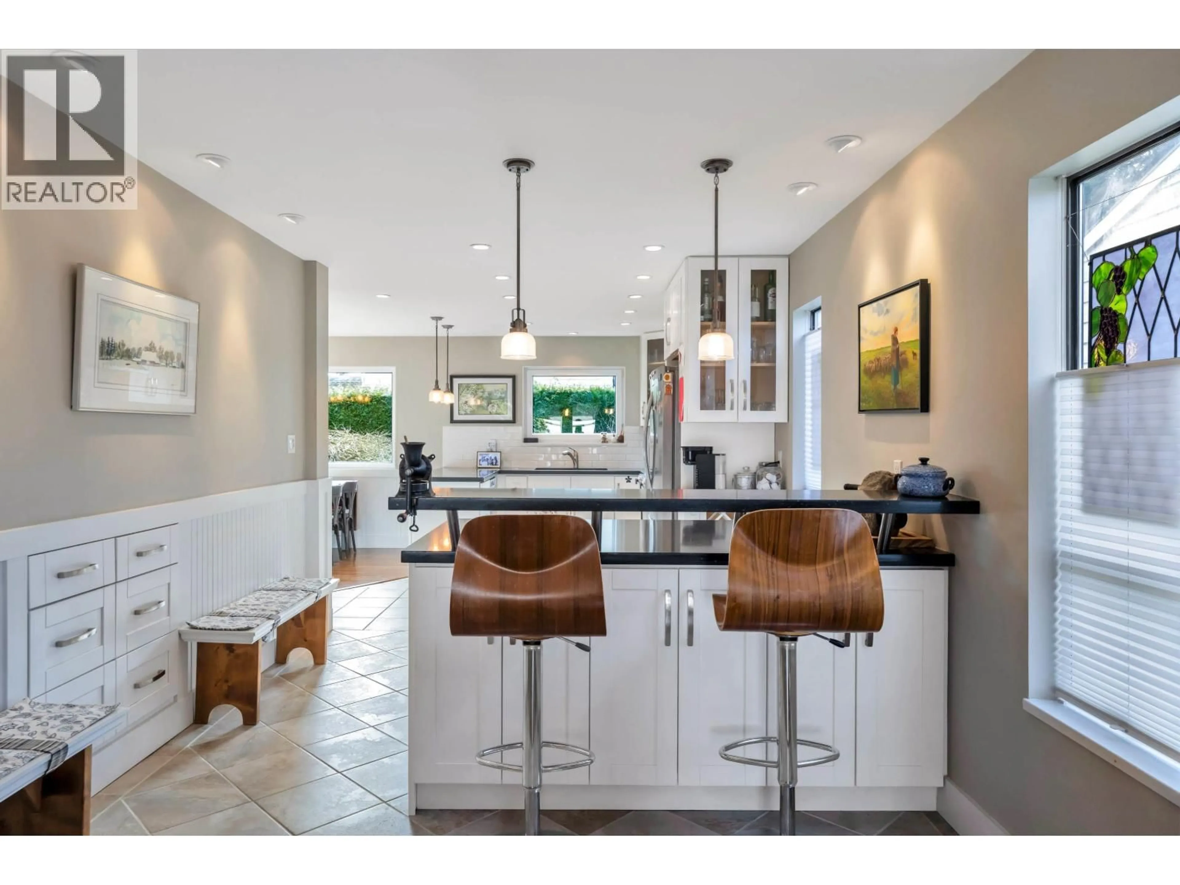 Open concept kitchen, ceramic/tile floor for 5190 WESTMINSTER AVENUE, Delta British Columbia V4K2J2