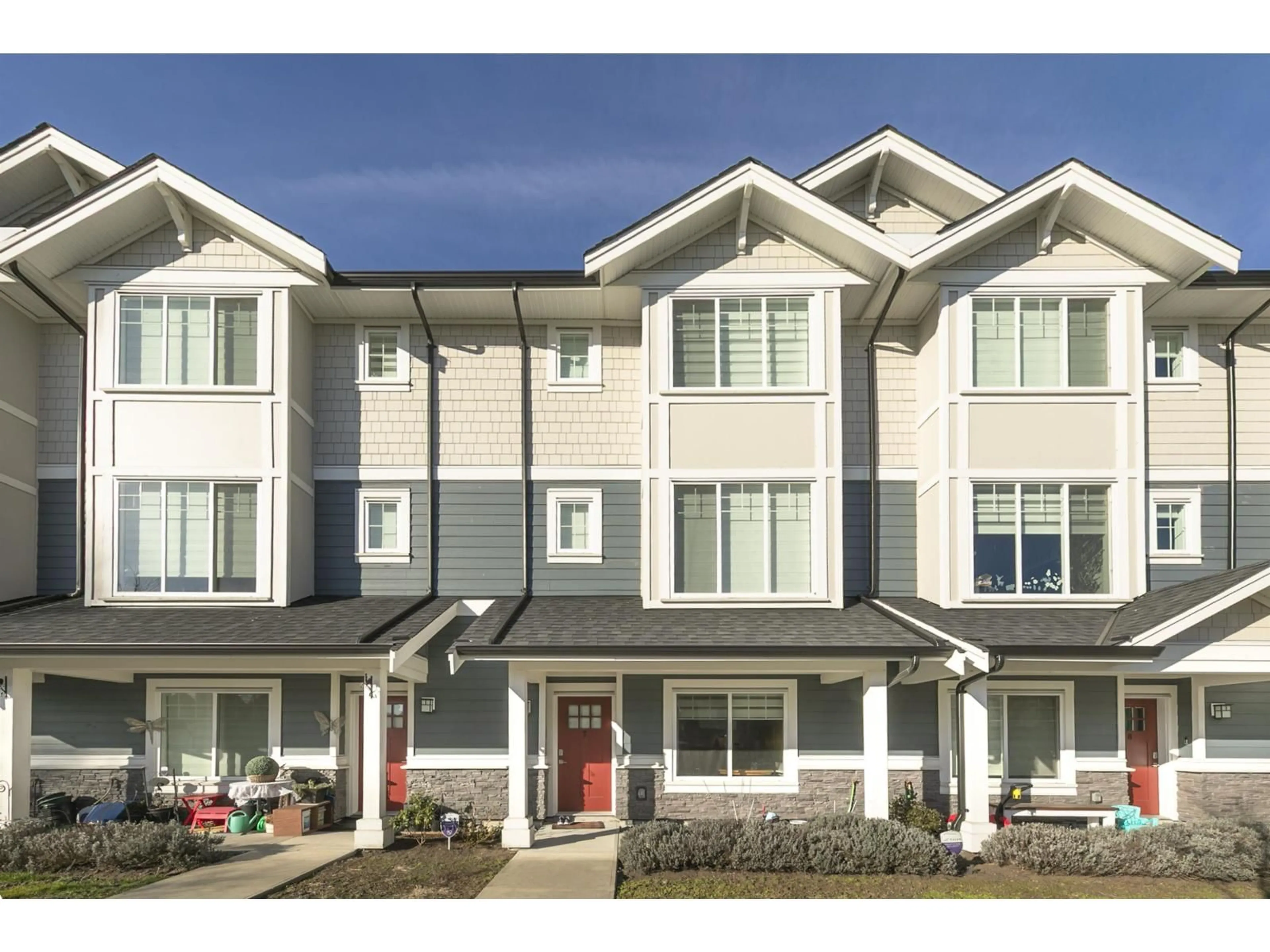 Home with vinyl exterior material, street for 7 - 7410 194 STREET, Surrey British Columbia V4N6E1