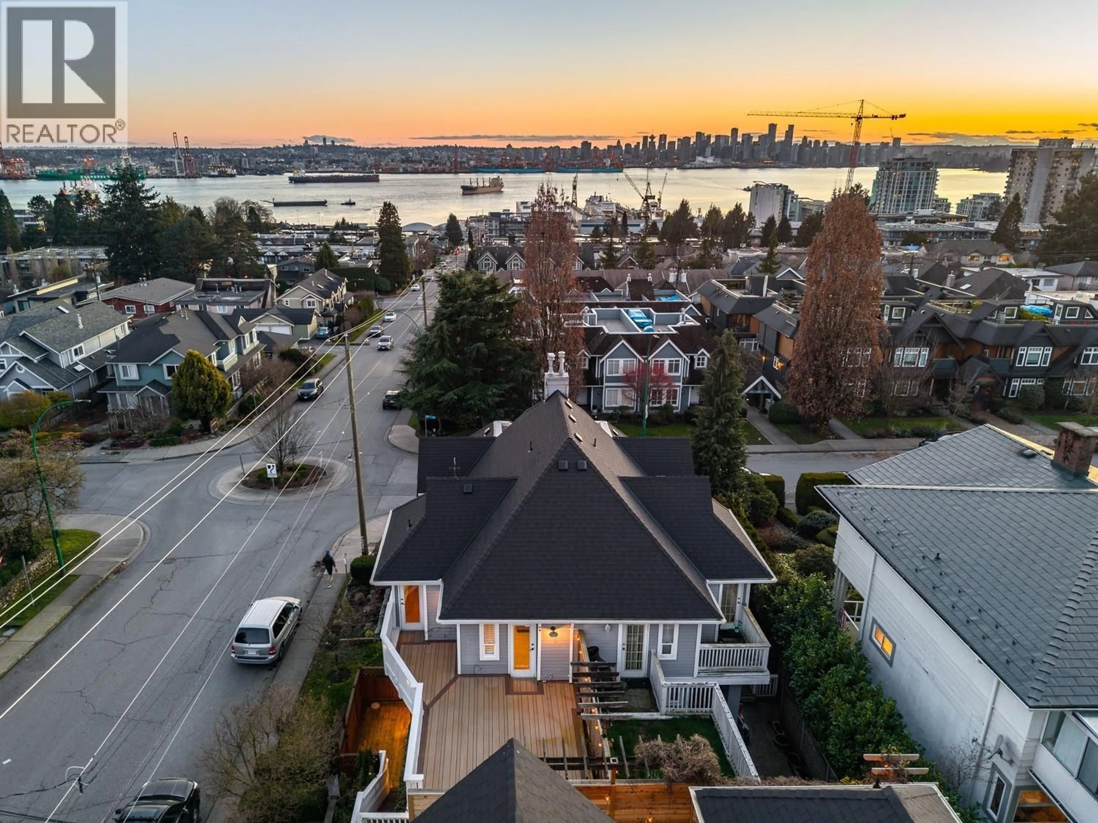 A pic from outside/outdoor area/front of a property/back of a property/a pic from drone, water/lake/river/ocean view for 280 5TH STREET, North Vancouver British Columbia V7L1L7