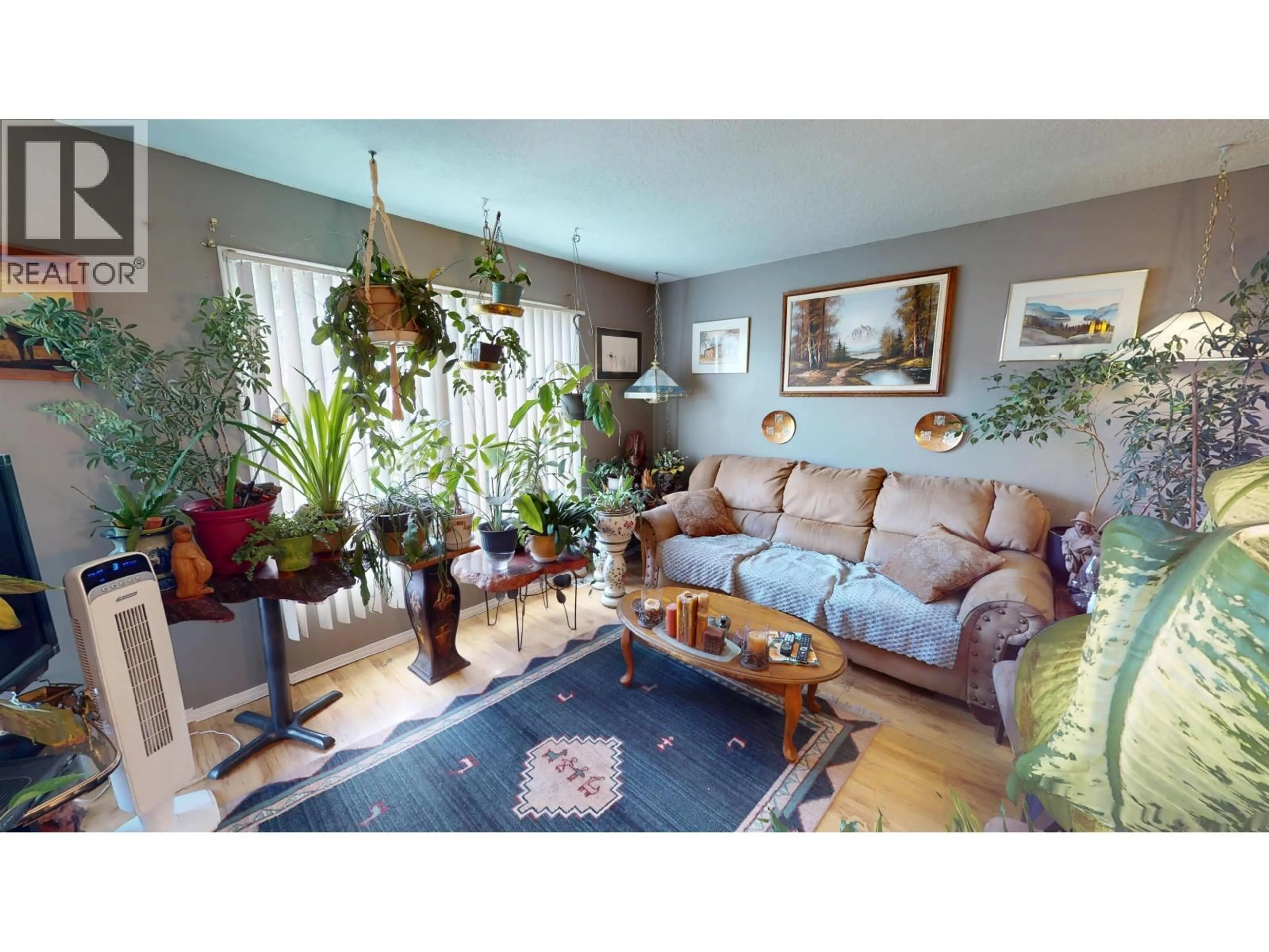 Living room with furniture, unknown for 258 BOYD STREET, Quesnel British Columbia V2J1L7