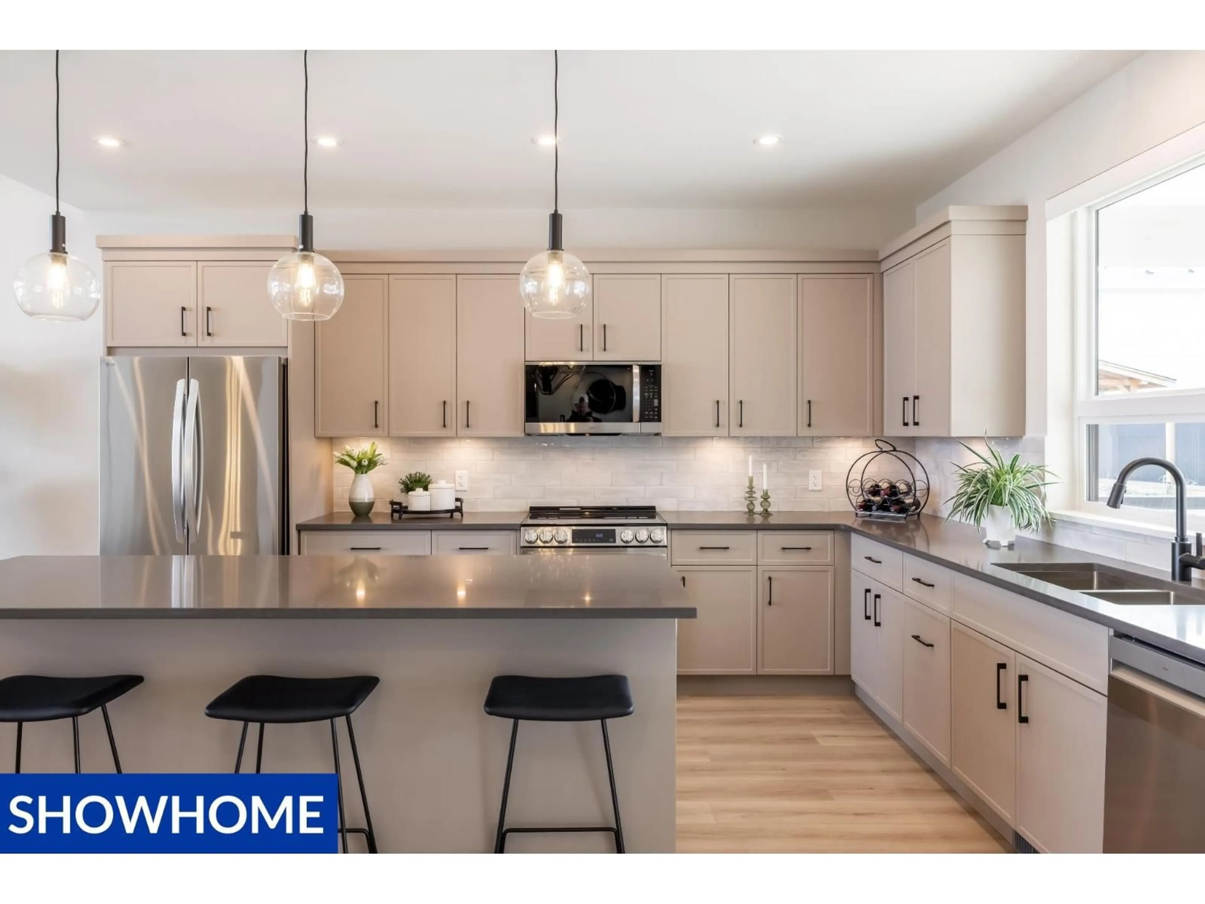 Open concept kitchen, unknown for 47262 VALERIE PLACE, Chilliwack British Columbia V2P7W9