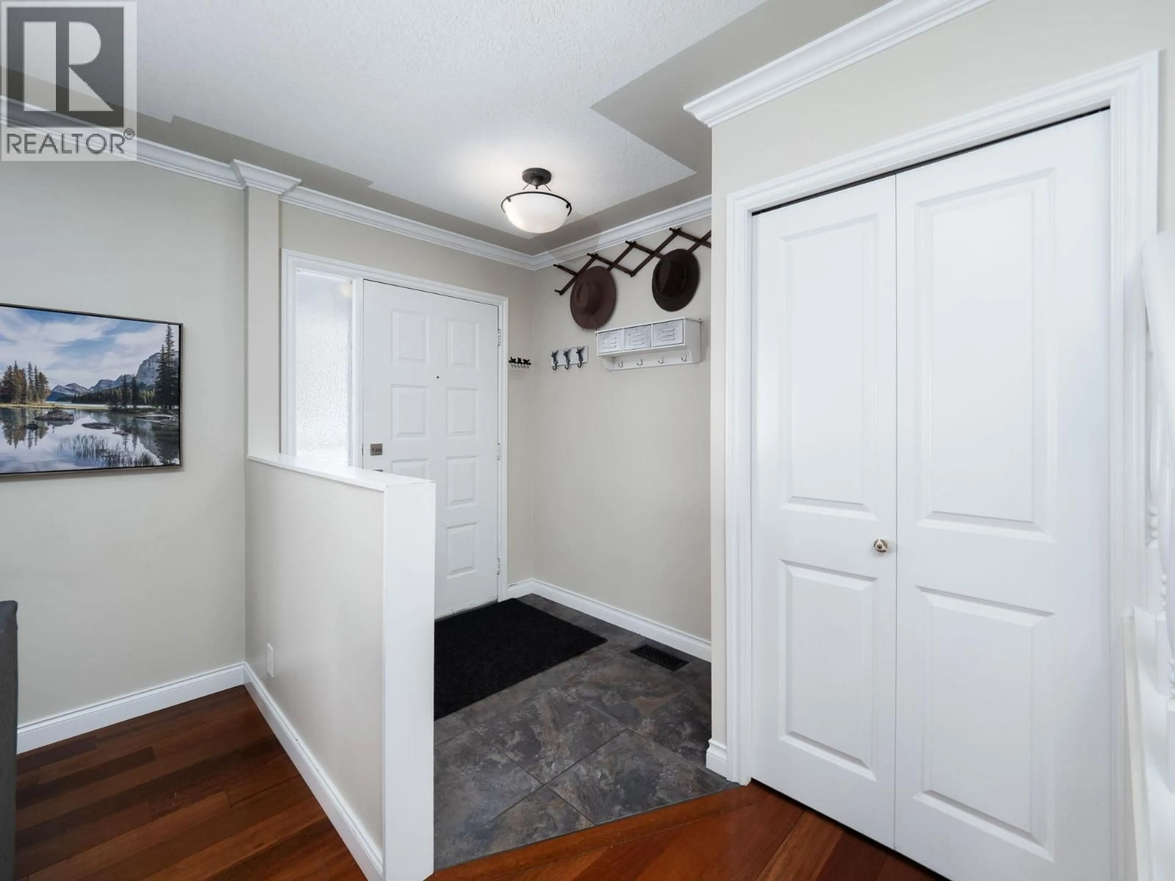 Indoor entryway for 2787 WILDWOOD CRESCENT, Prince George British Columbia V2K3Y4