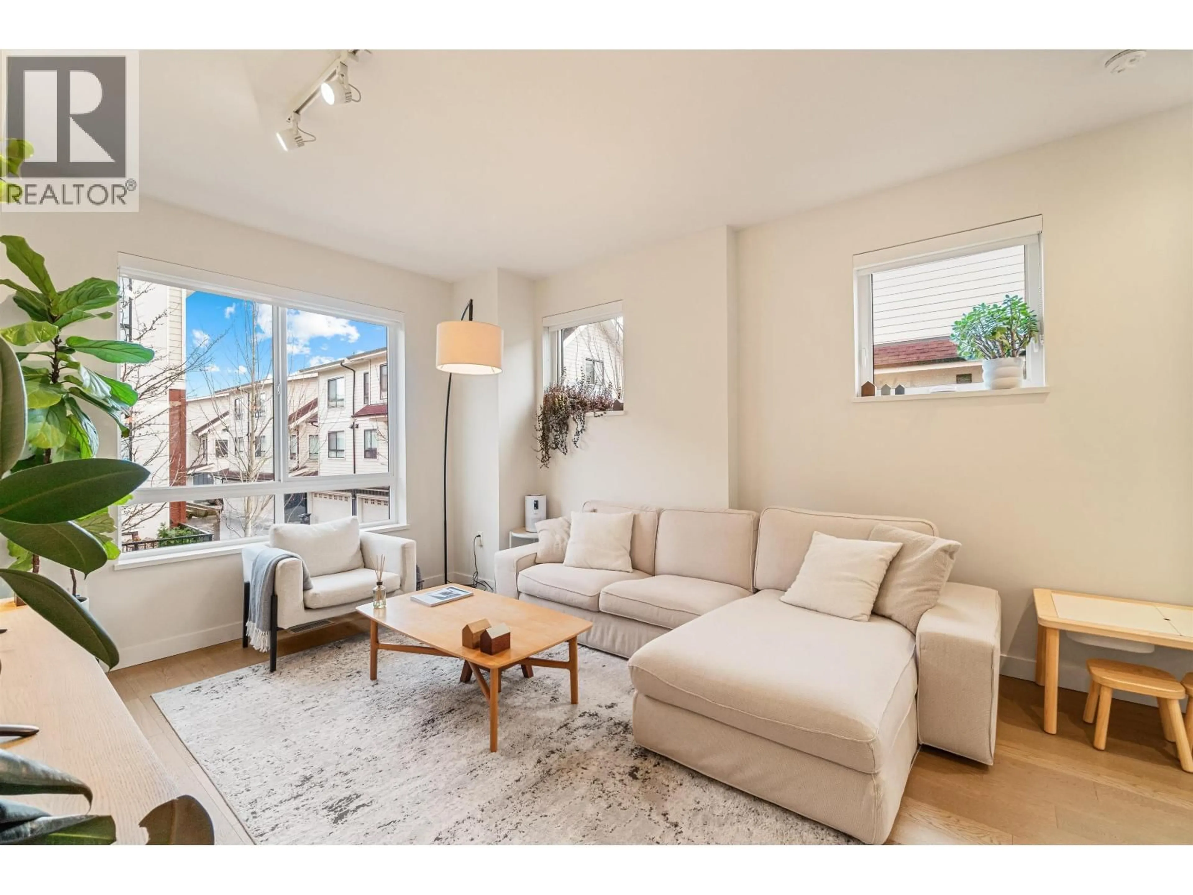 Living room with furniture, unknown for 60 - 10199 RIVER DRIVE, Richmond British Columbia V6X1Z2