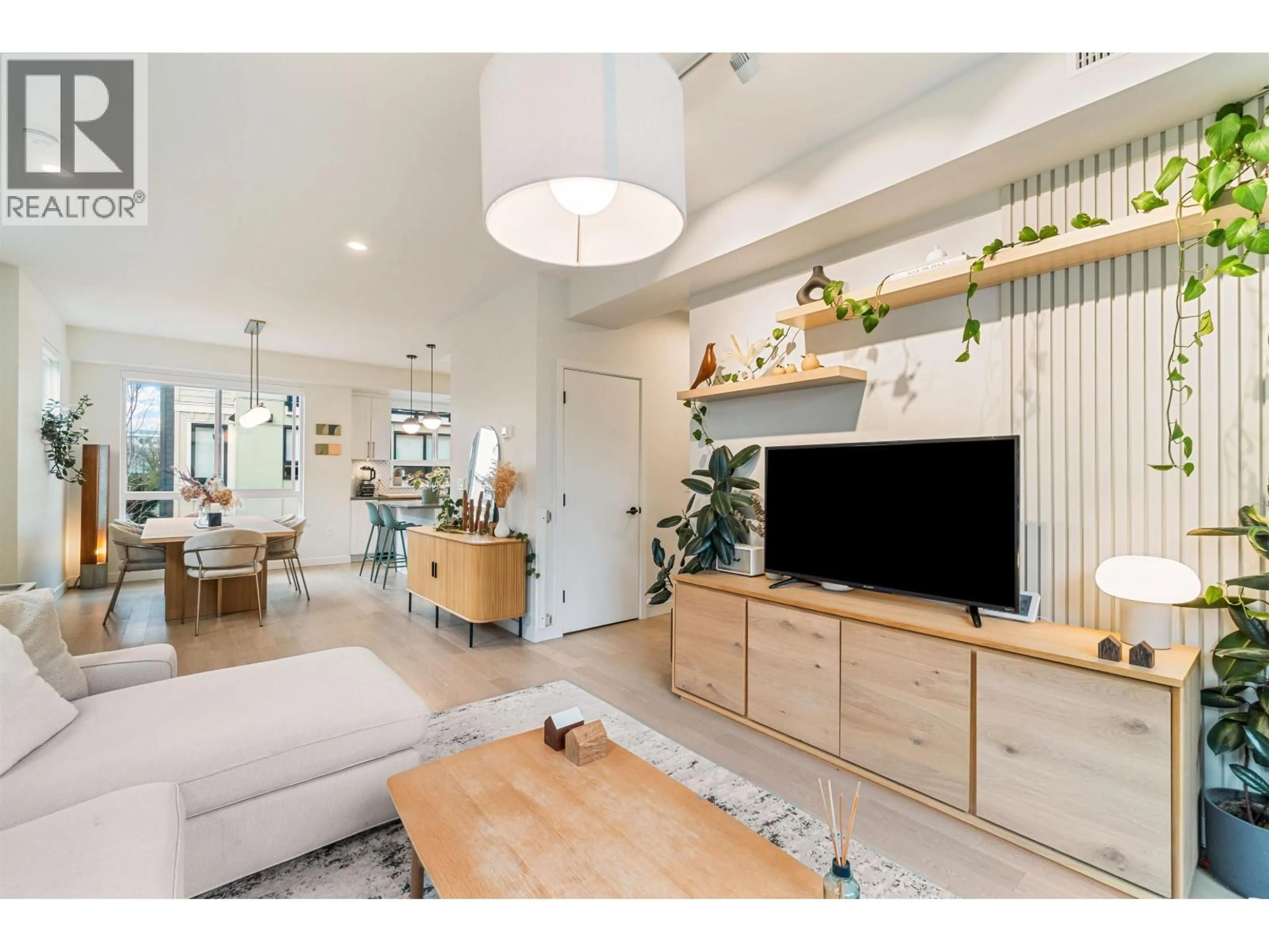 Living room with furniture, unknown for 60 - 10199 RIVER DRIVE, Richmond British Columbia V6X1Z2