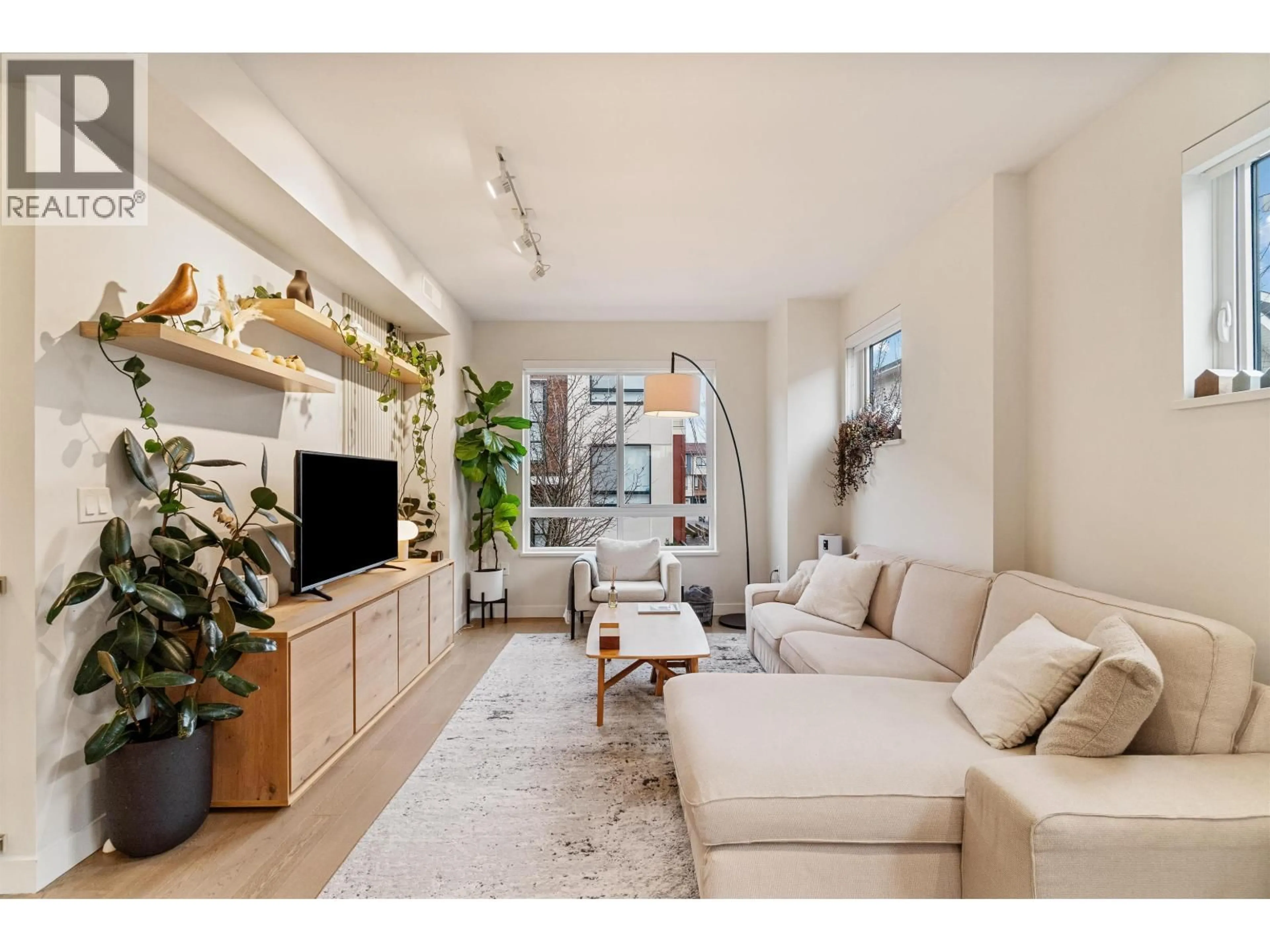 Living room with furniture, unknown for 60 - 10199 RIVER DRIVE, Richmond British Columbia V6X1Z2